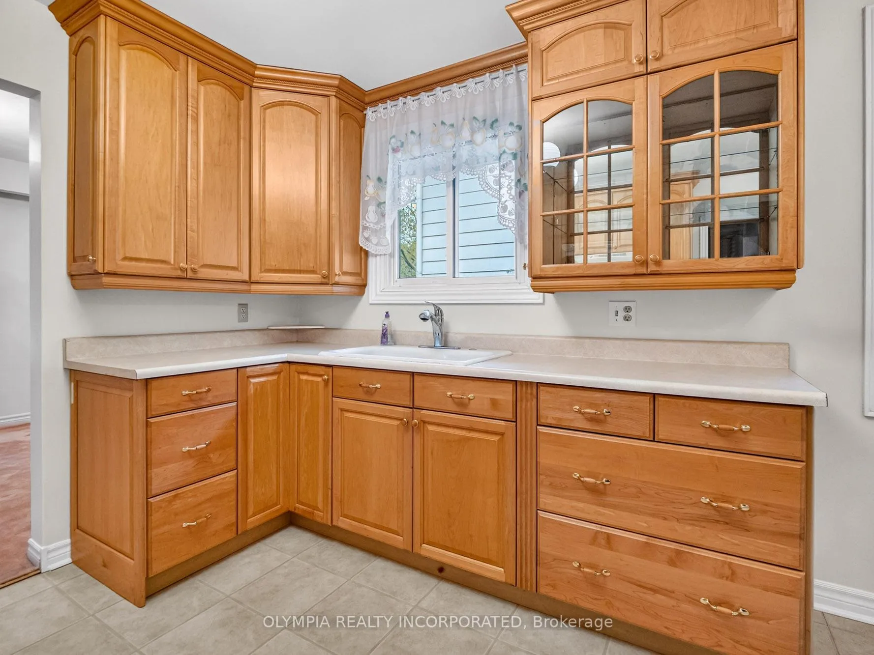 Photo 5 of 2793 Henley Avenue, Niagara Falls, Church's Lane — HOMEH