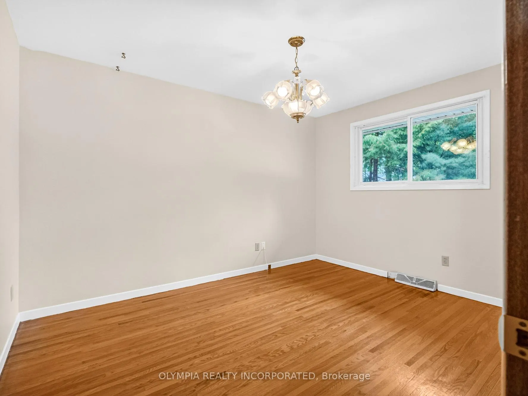 Photo 9 of 2793 Henley Avenue, Niagara Falls, Church's Lane — HOMEH