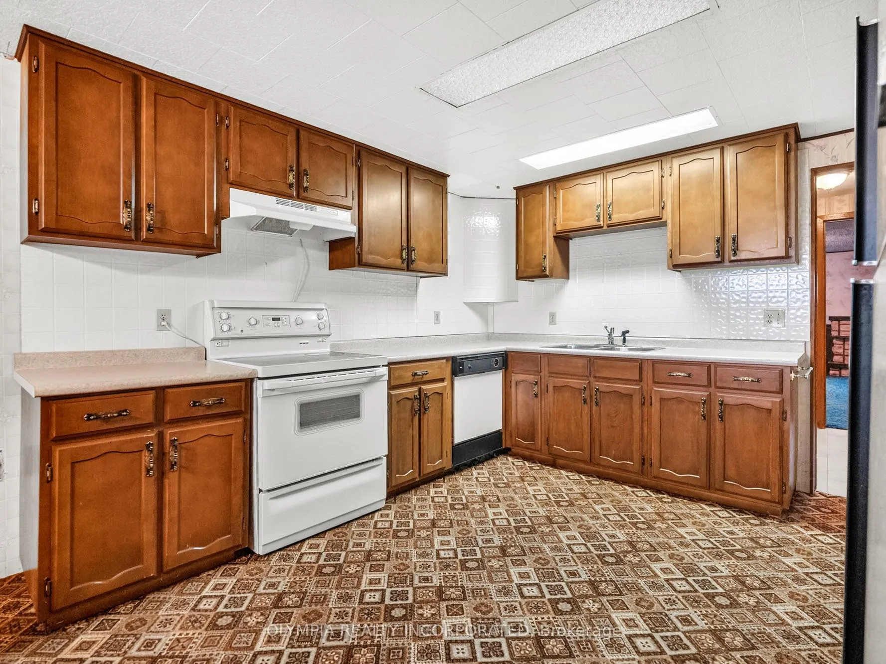 Photo 16 of 2793 Henley Avenue, Niagara Falls, Church's Lane — HOMEH