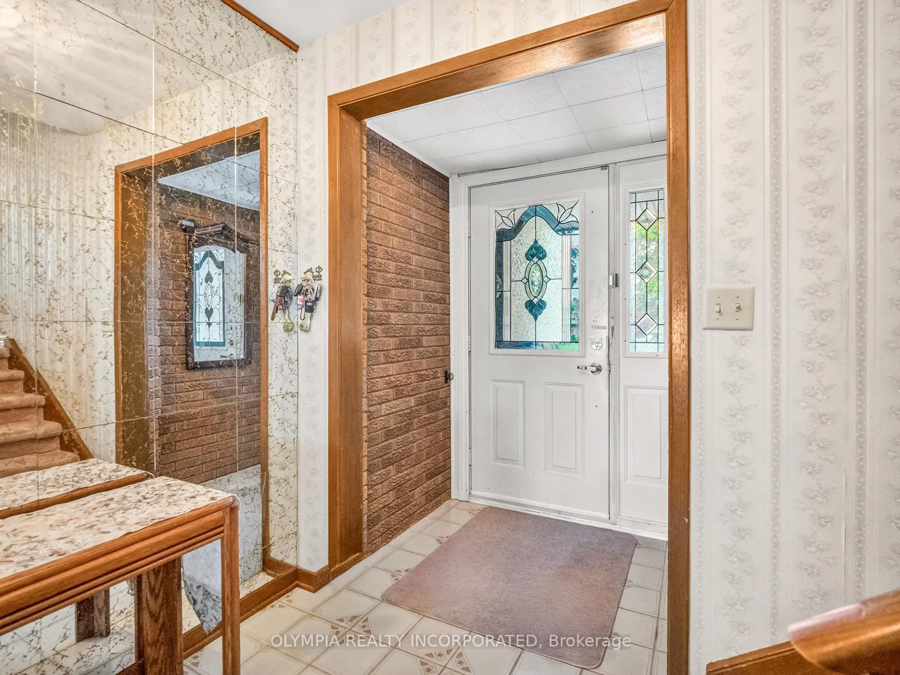 Photo 2 of 2793 Henley Avenue, Niagara Falls, Church's Lane — HOMEH