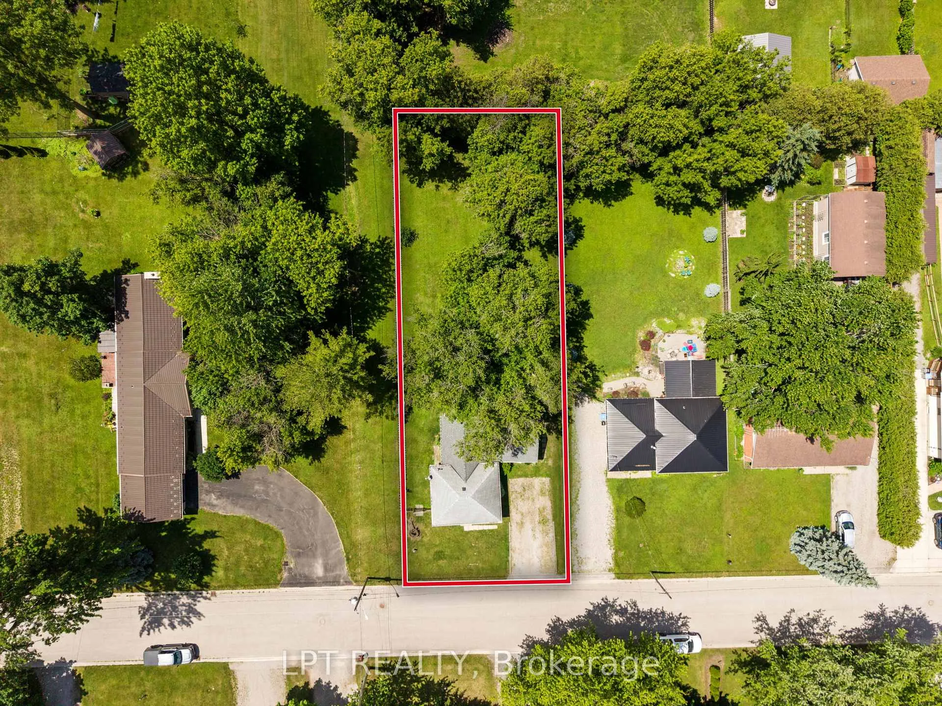 Photo 4 of 269 Richmond Street, North Middlesex, Parkhill — HOMEH