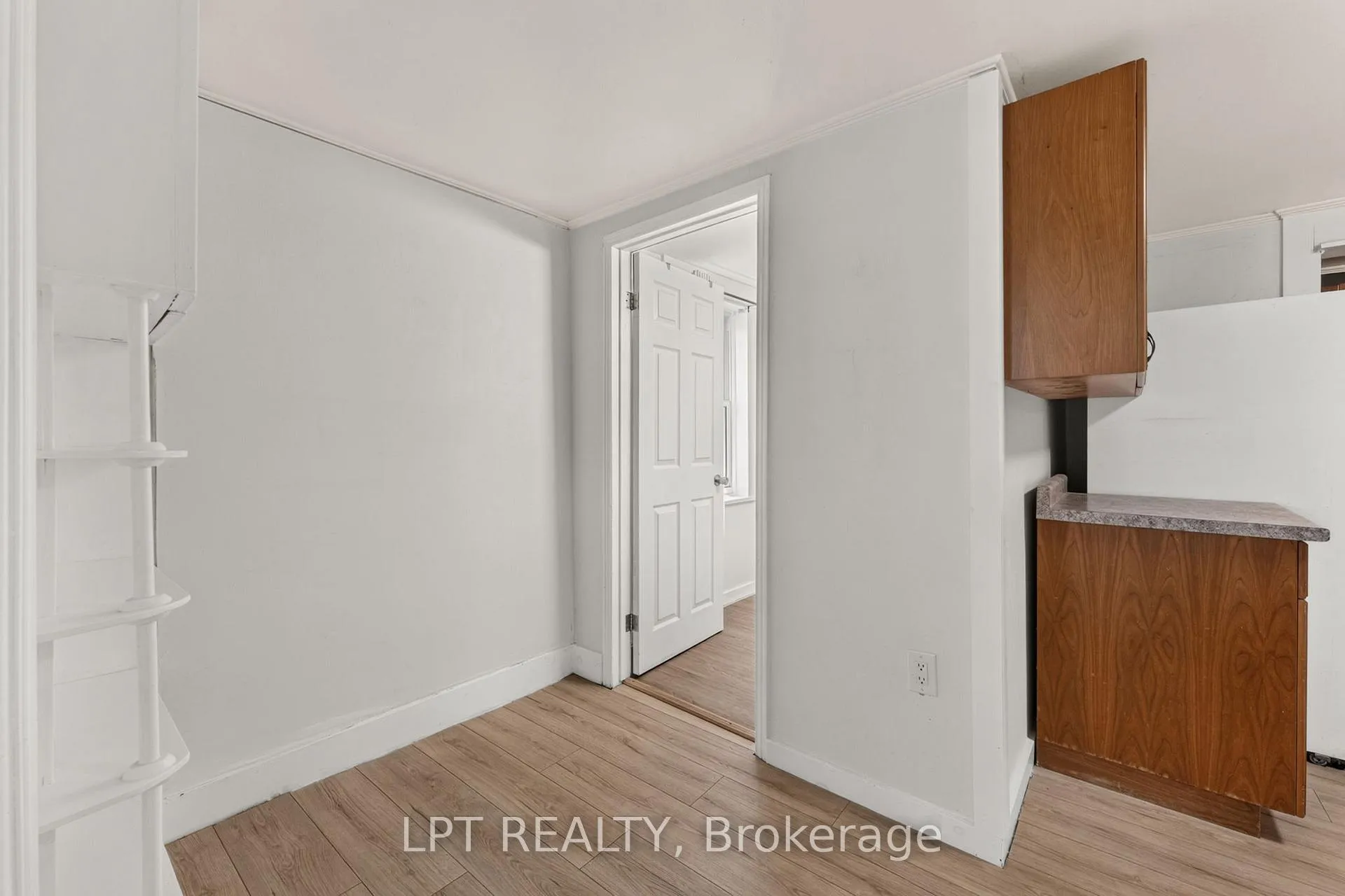 Photo 9 of 269 Richmond Street, North Middlesex, Parkhill — HOMEH