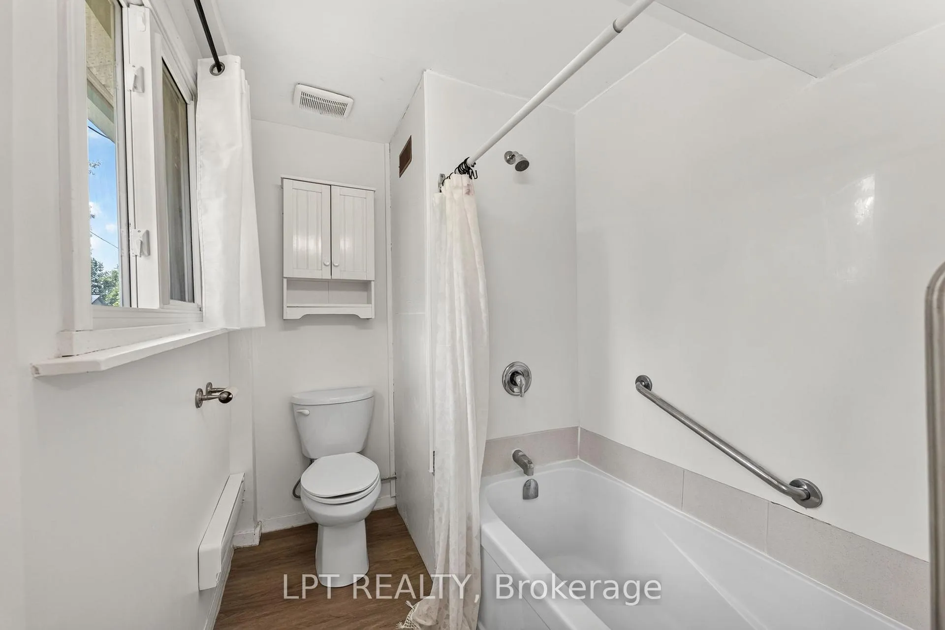 Photo 12 of 269 Richmond Street, North Middlesex, Parkhill — HOMEH