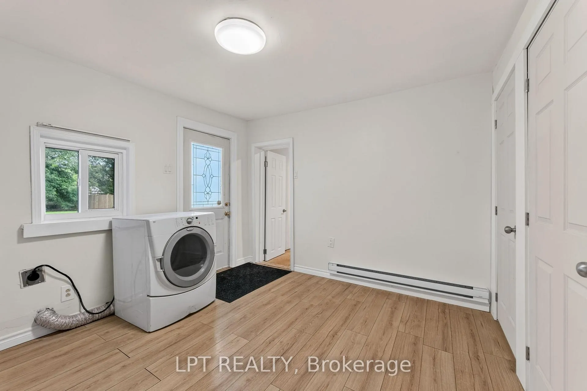 Photo 20 of 269 Richmond Street, North Middlesex, Parkhill — HOMEH