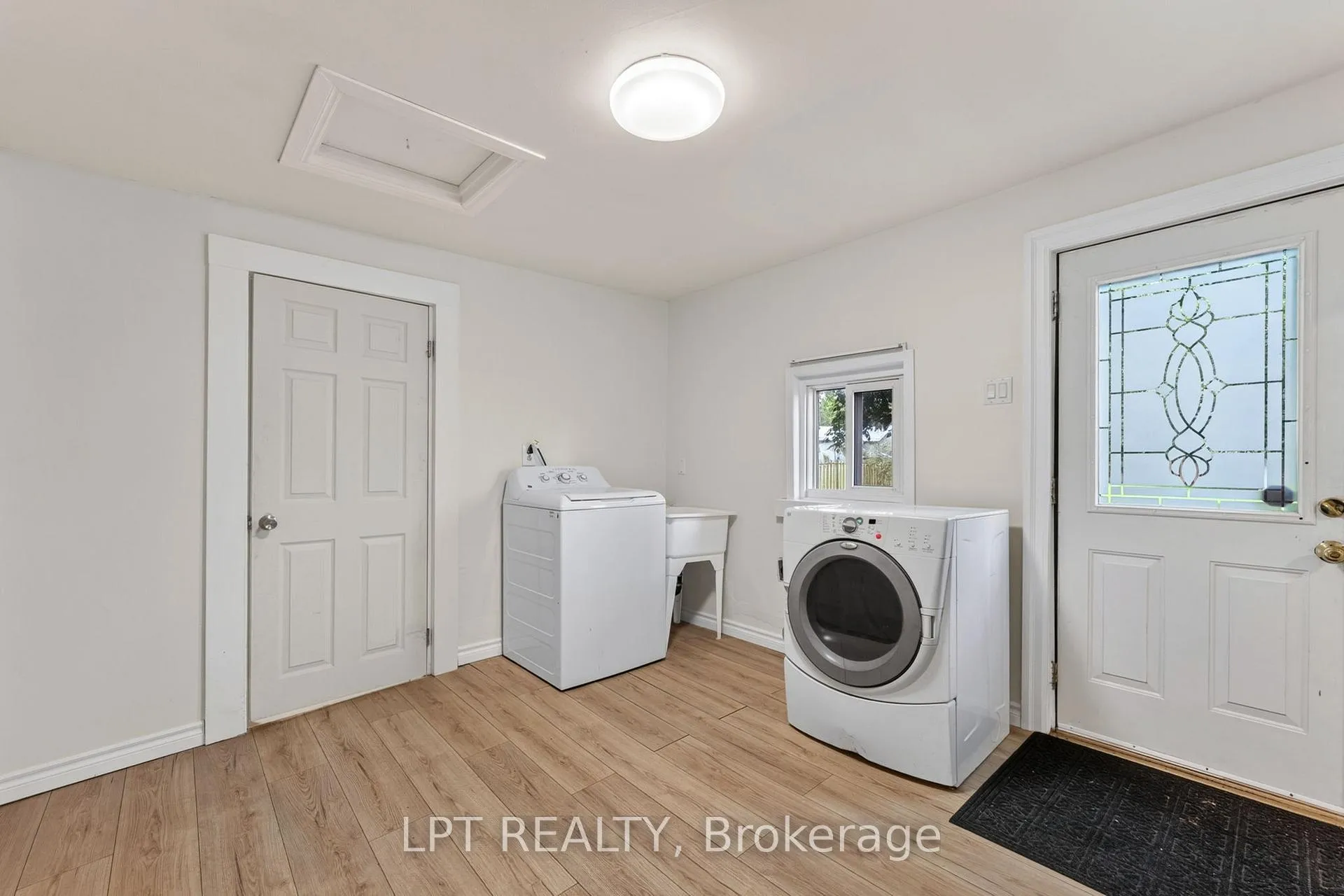 Photo 21 of 269 Richmond Street, North Middlesex, Parkhill — HOMEH