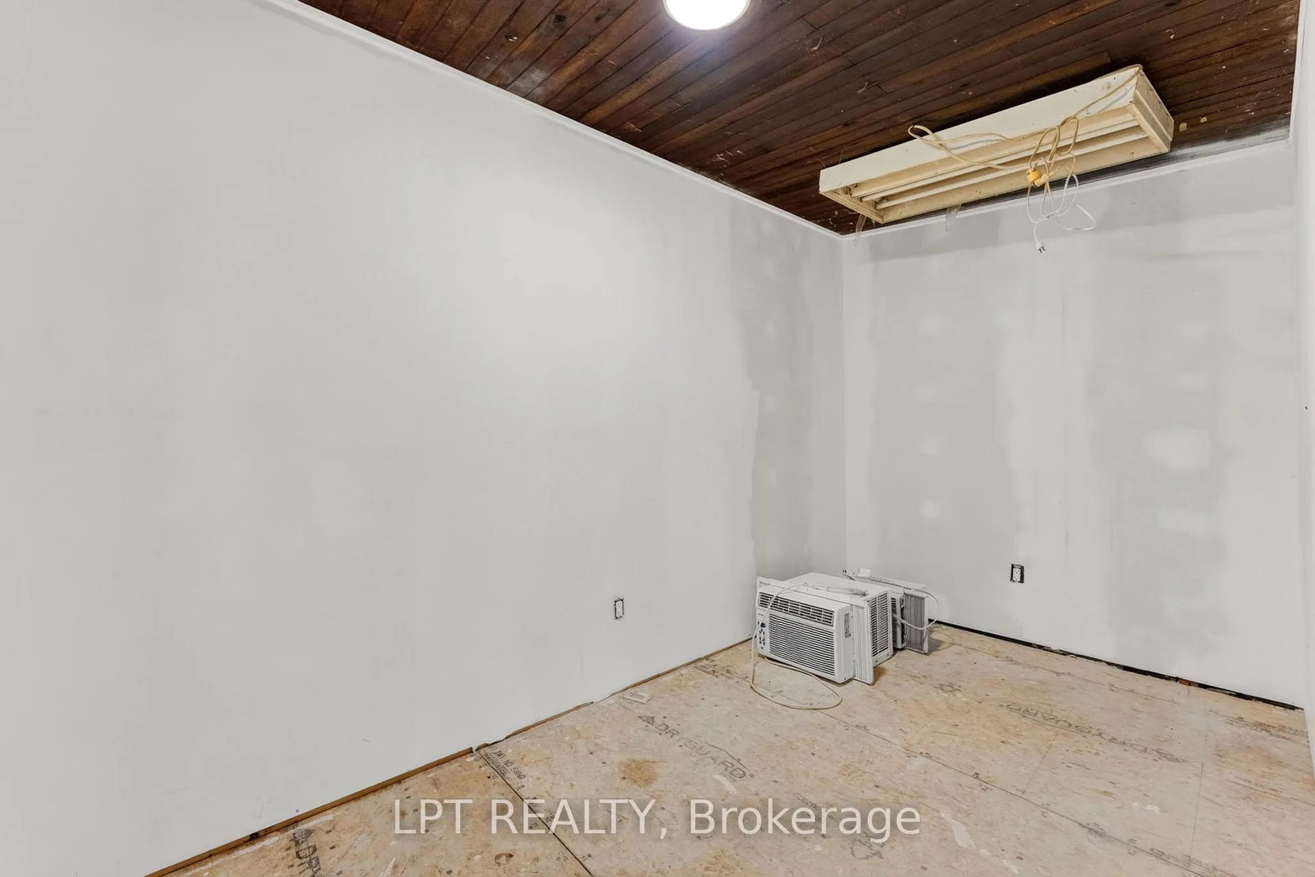 Photo 22 of 269 Richmond Street, North Middlesex, Parkhill — HOMEH