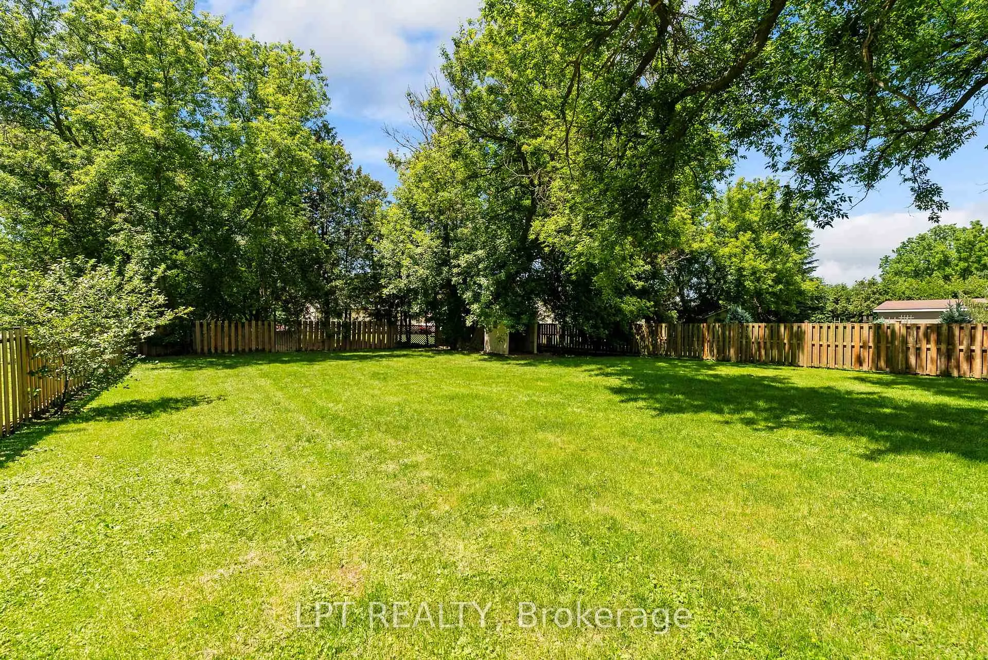 Photo 27 of 269 Richmond Street, North Middlesex, Parkhill — HOMEH