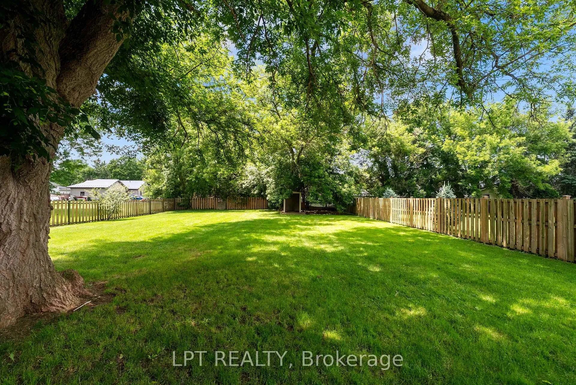 Photo 29 of 269 Richmond Street, North Middlesex, Parkhill — HOMEH