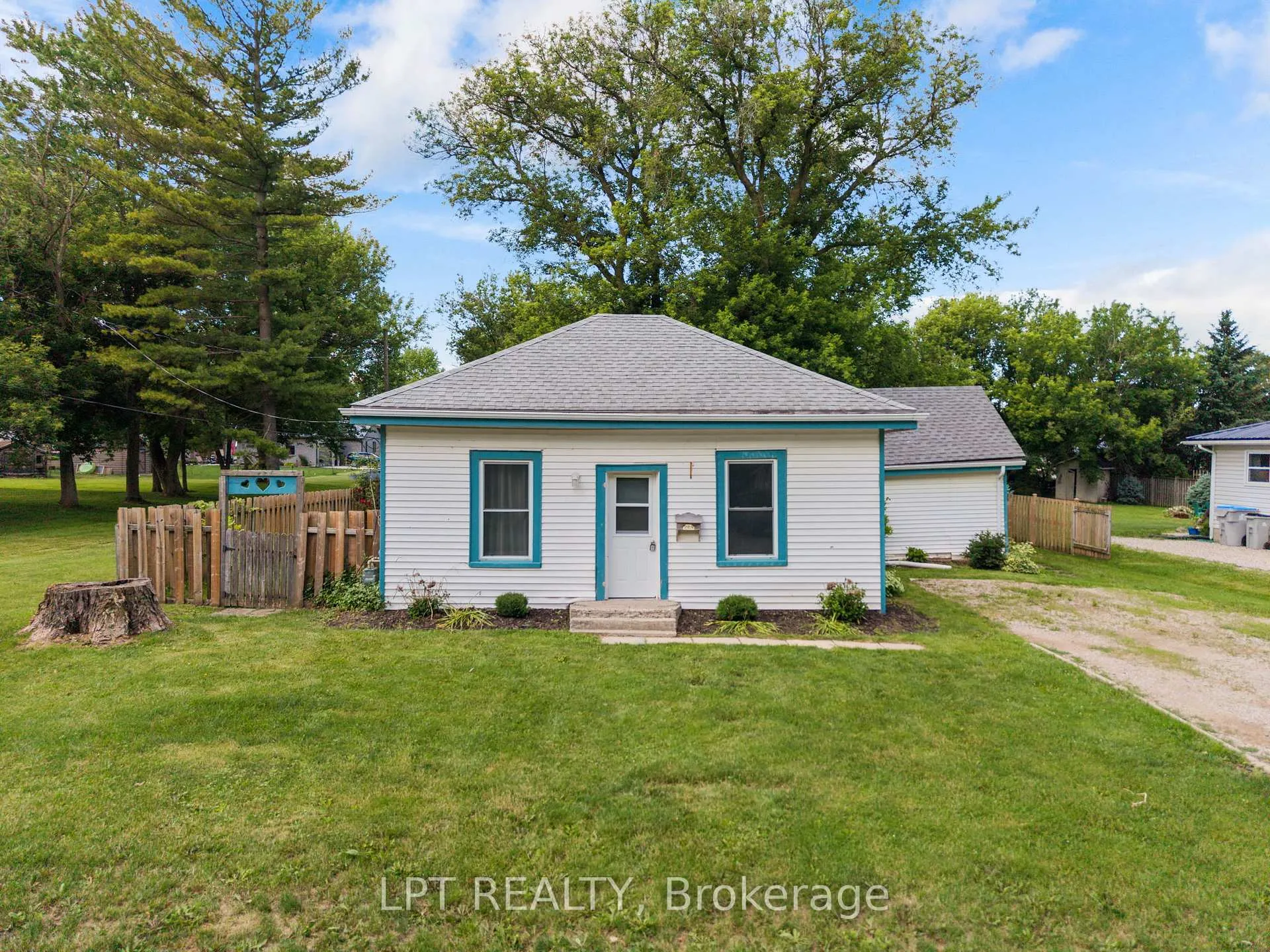 Photo 31 of 269 Richmond Street, North Middlesex, Parkhill — HOMEH