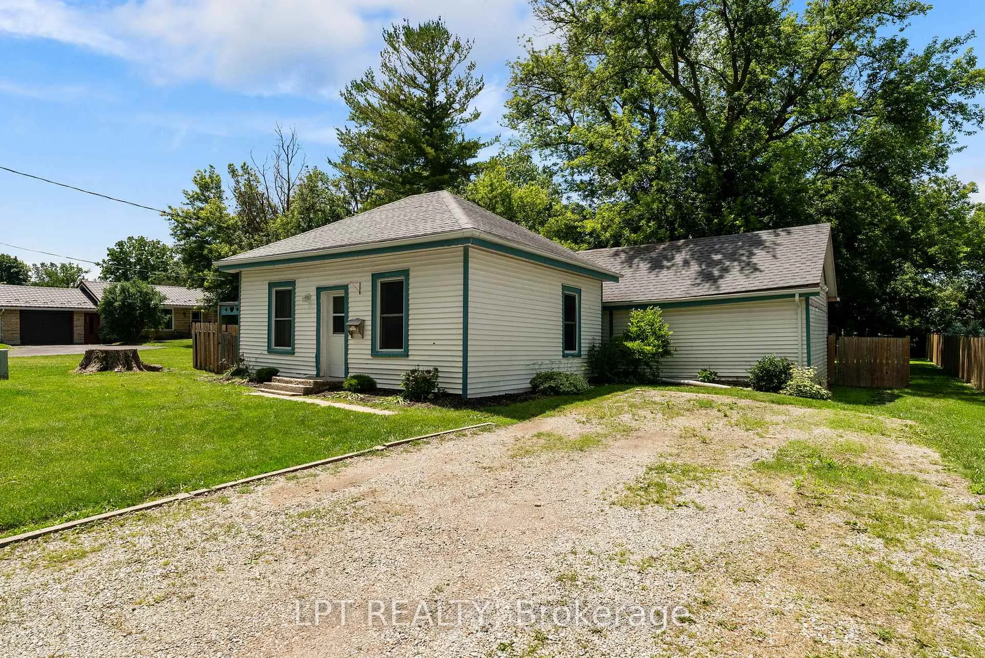 Photo 39 of 269 Richmond Street, North Middlesex, Parkhill — HOMEH