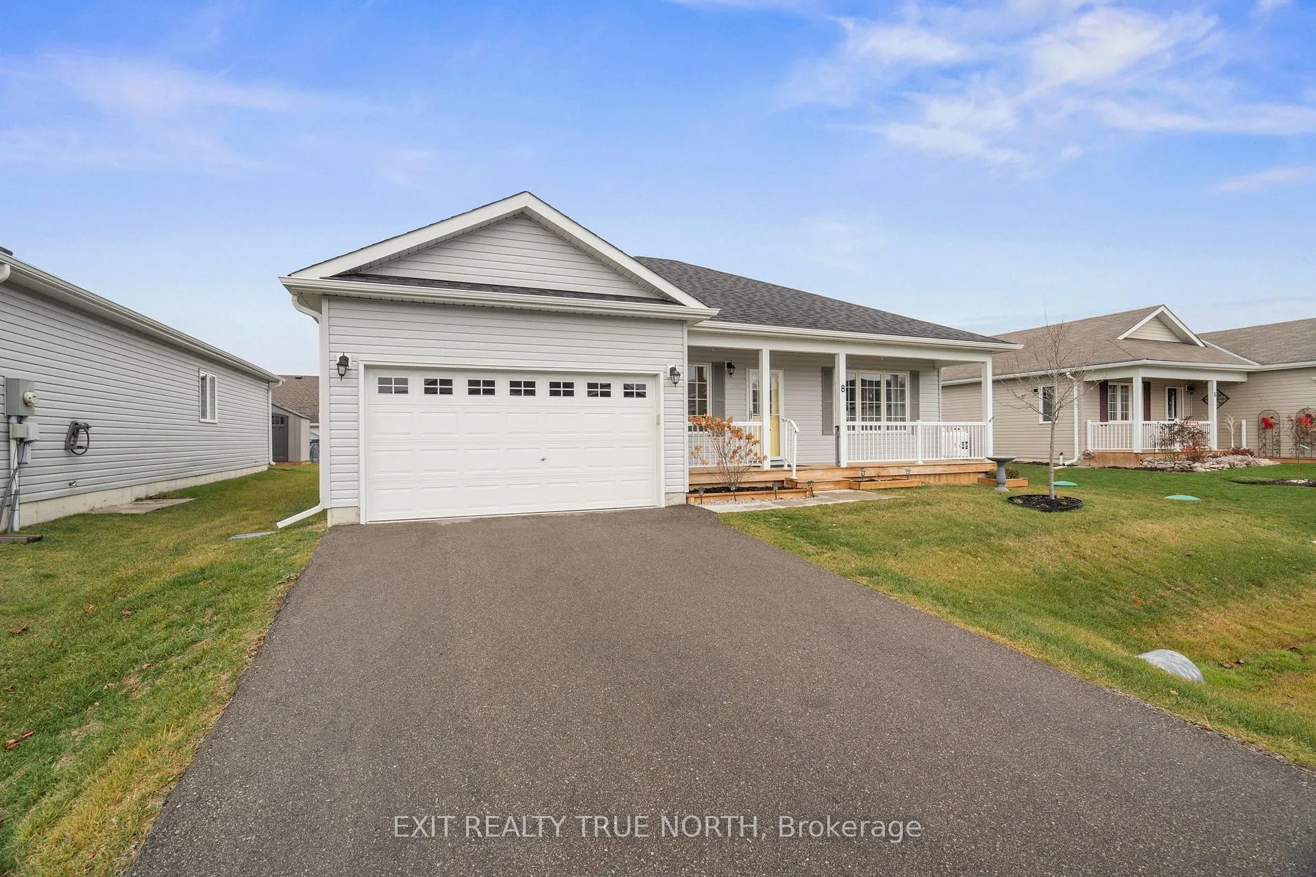 Photo 2 of 8 Sinclair Crescent, Ramara, Atherley — HOMEH