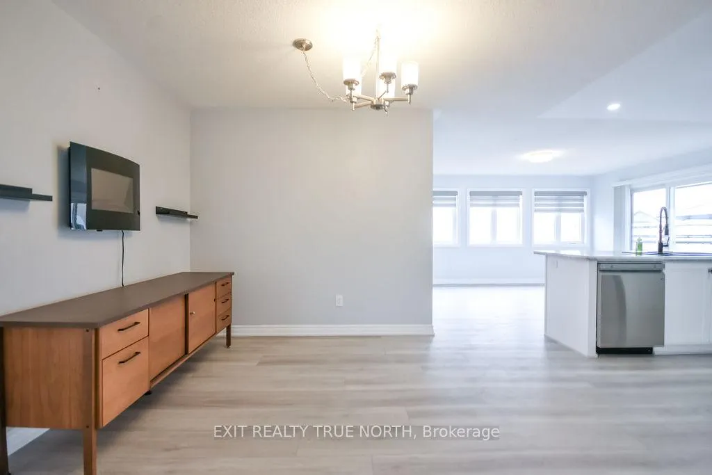 Photo 9 of 8 Sinclair Crescent, Ramara, Atherley — HOMEH