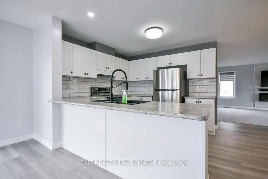 Photo 13 of 8 Sinclair Crescent, Ramara, Atherley — HOMEH