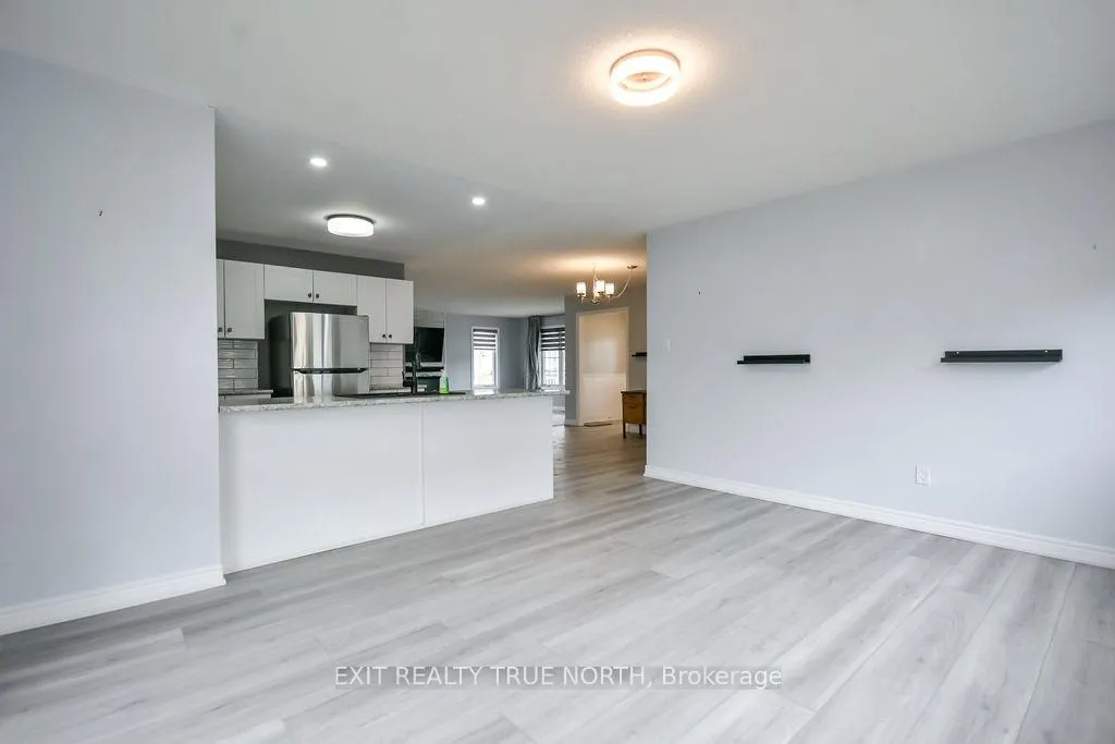 Photo 15 of 8 Sinclair Crescent, Ramara, Atherley — HOMEH