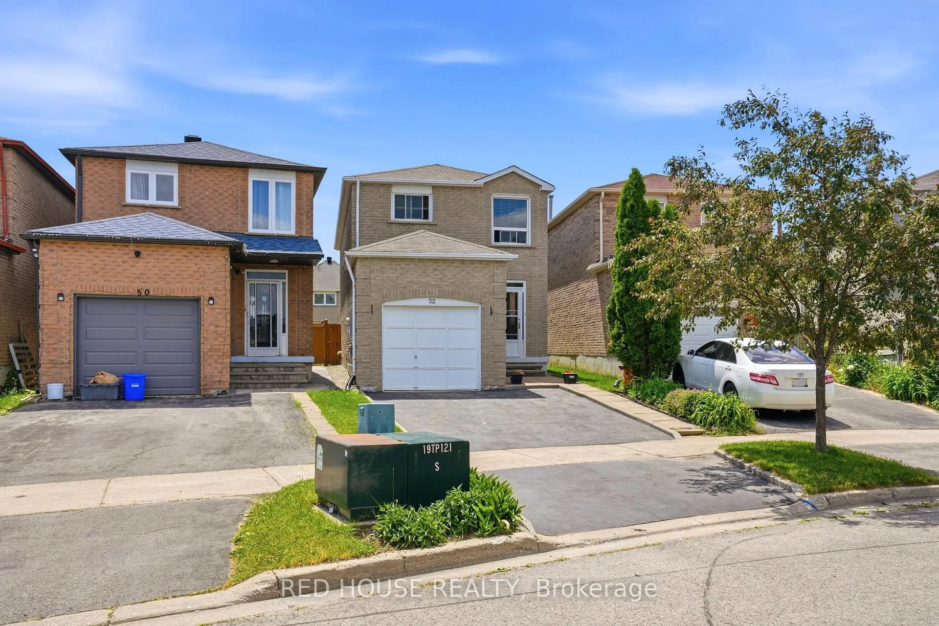 Photo 2 of 52 Terrosa Road, Markham, Middlefield — HOMEH