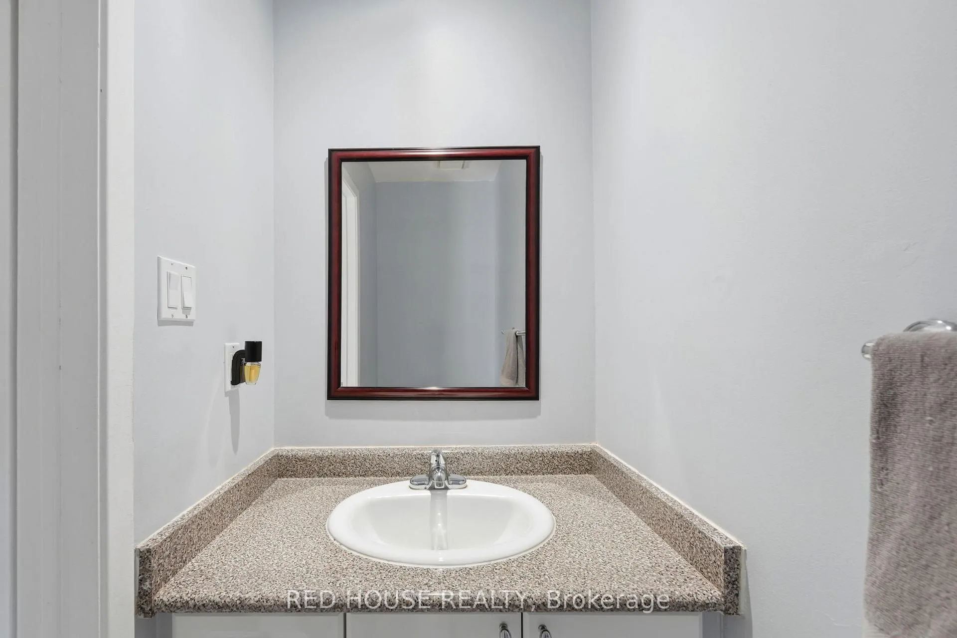 Photo 7 of 52 Terrosa Road, Markham, Middlefield — HOMEH