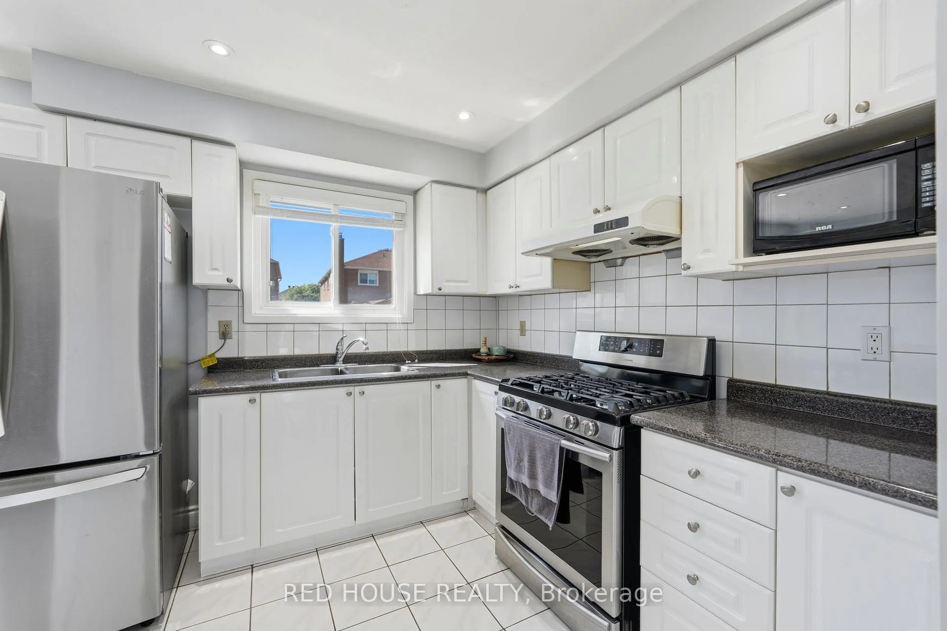 Photo 19 of 52 Terrosa Road, Markham, Middlefield — HOMEH