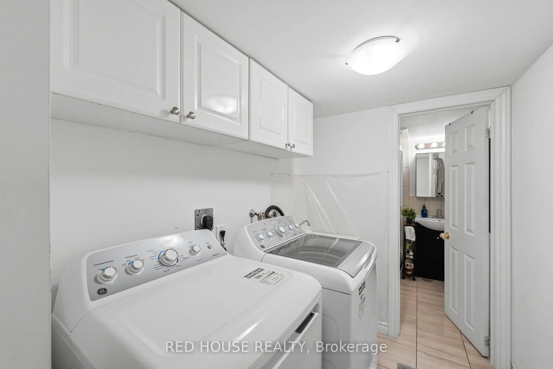 Photo 31 of 52 Terrosa Road, Markham, Middlefield — HOMEH