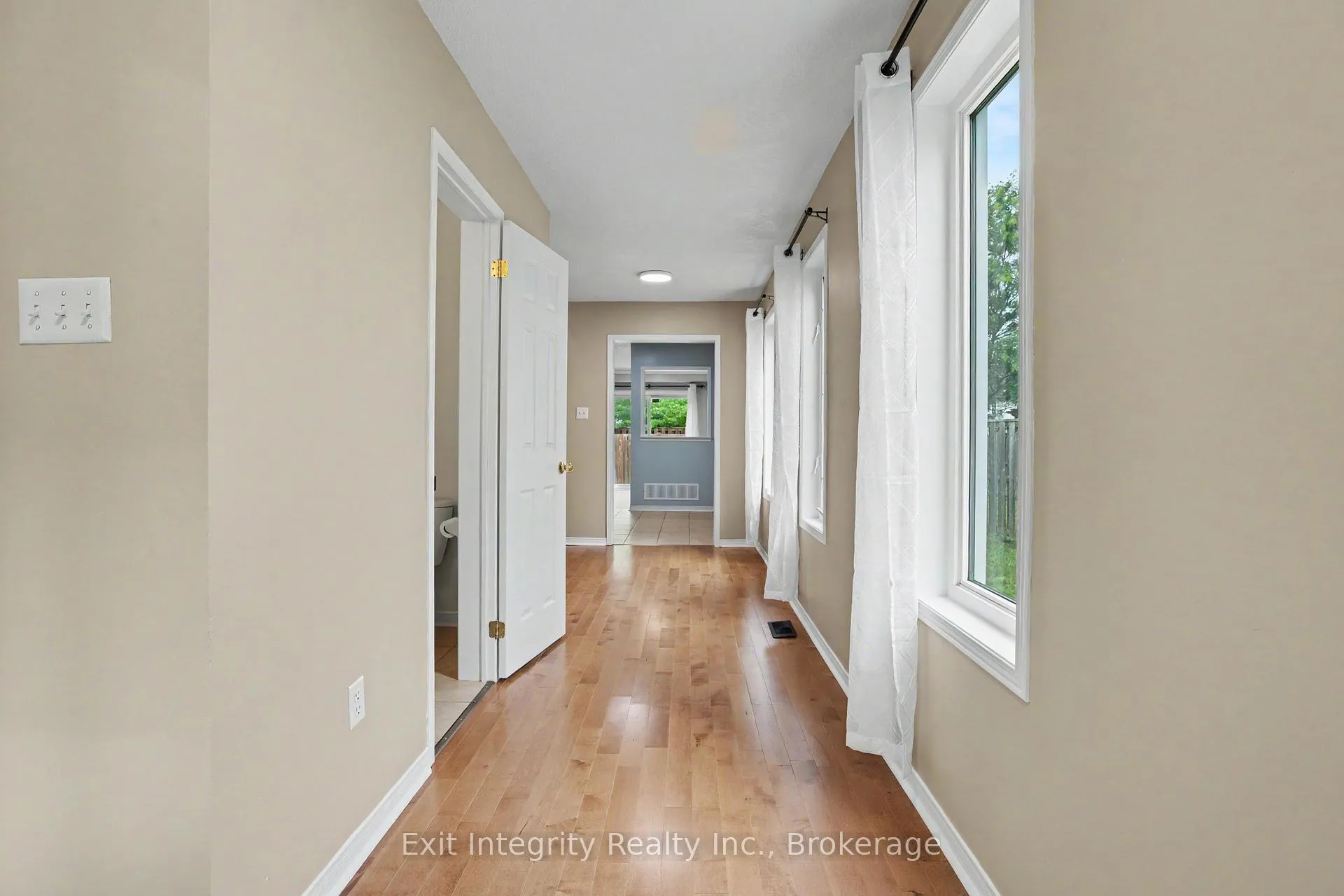 Photo 4 of 238 Blackburn Drive, Brantford — HOMEH
