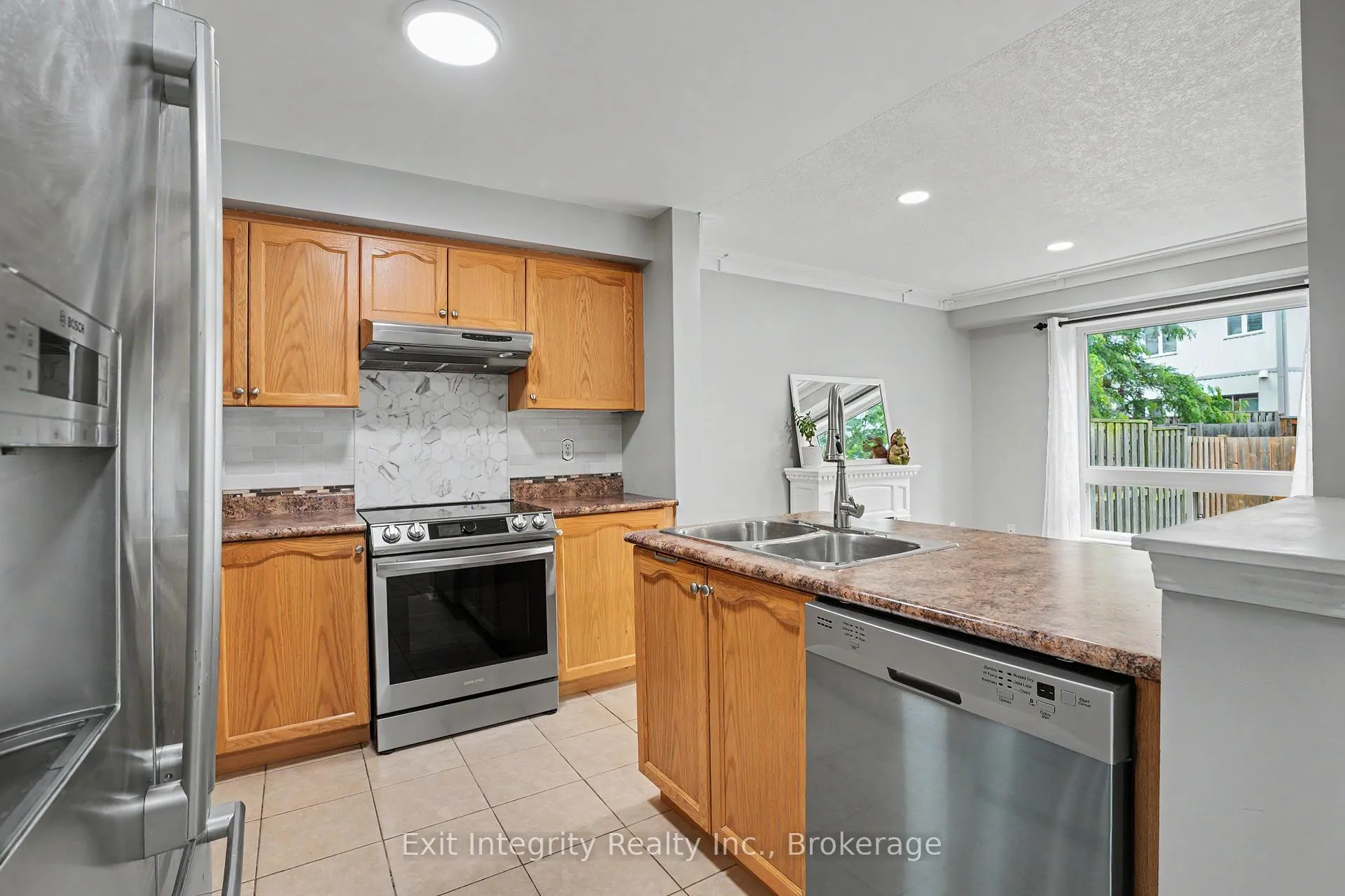 Photo 11 of 238 Blackburn Drive, Brantford — HOMEH