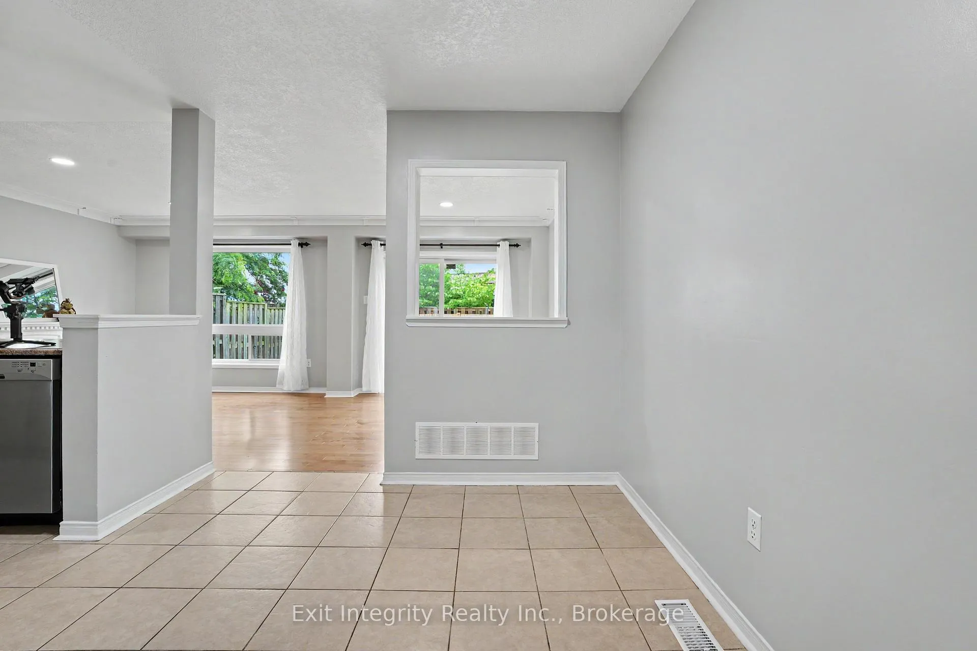 Photo 14 of 238 Blackburn Drive, Brantford — HOMEH
