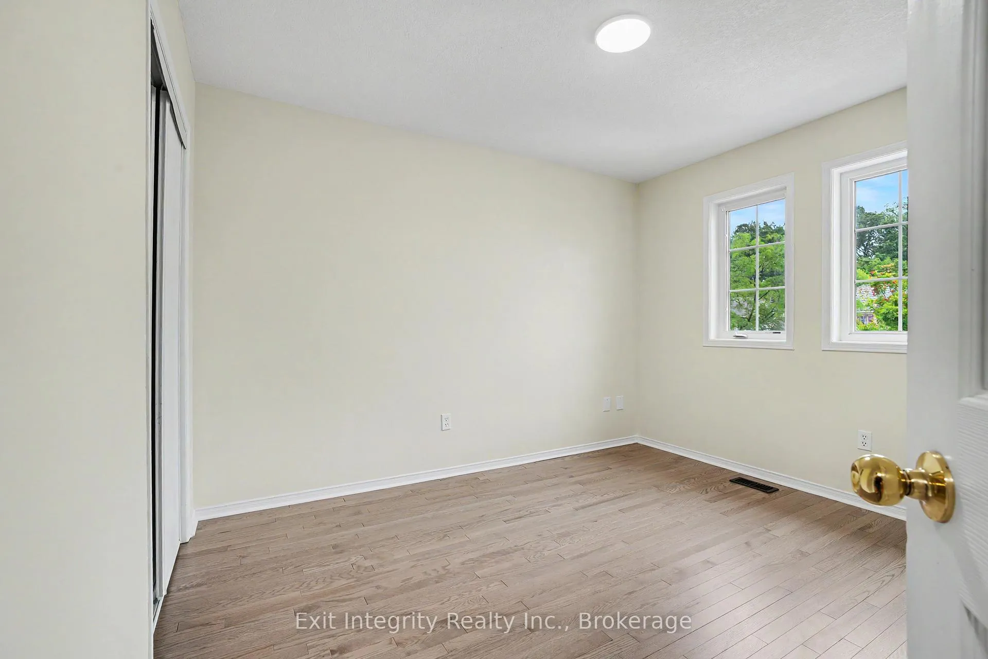 Photo 20 of 238 Blackburn Drive, Brantford — HOMEH