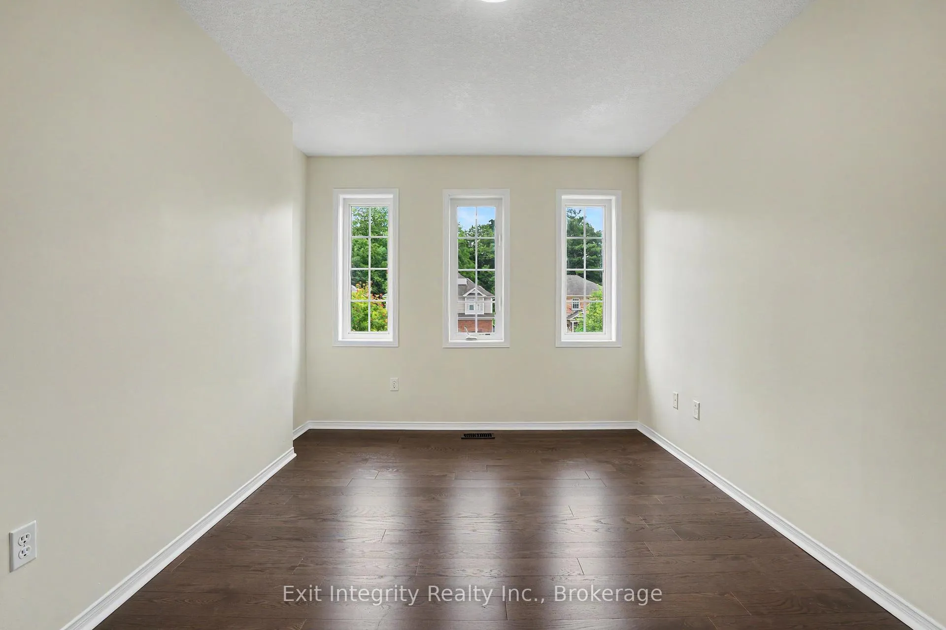 Photo 22 of 238 Blackburn Drive, Brantford — HOMEH