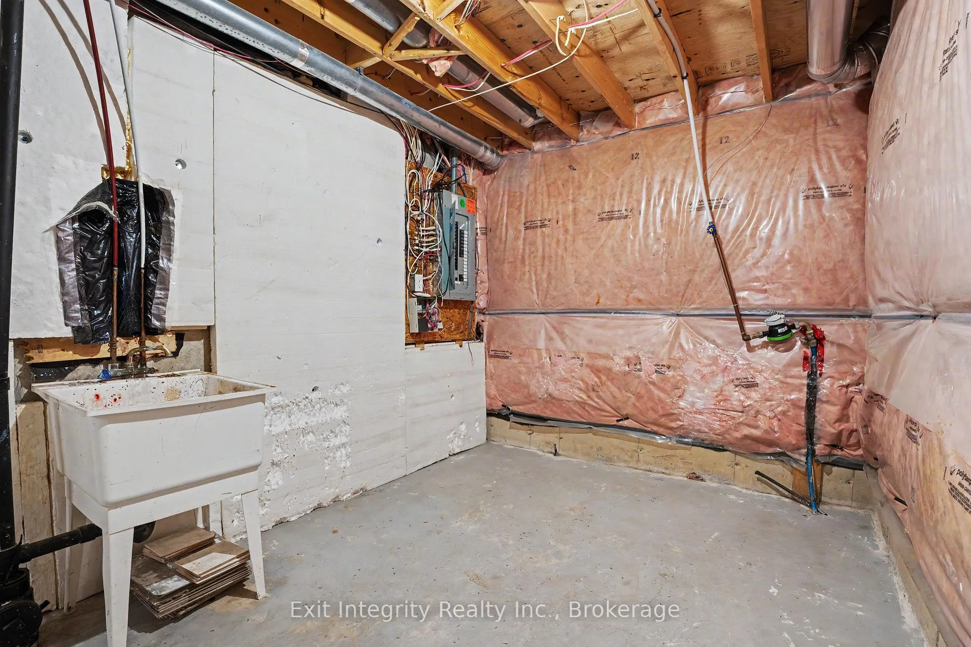 Photo 32 of 238 Blackburn Drive, Brantford — HOMEH
