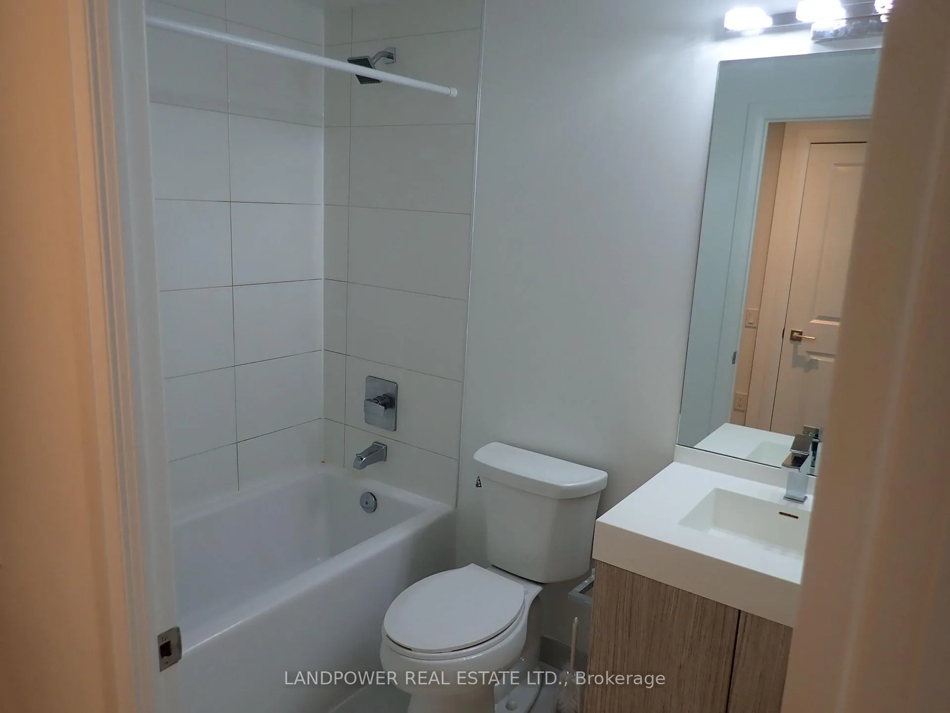 Photo 4 of Unit 1817, 251 Jarvis Street, Toronto, Moss Park — HOMEH