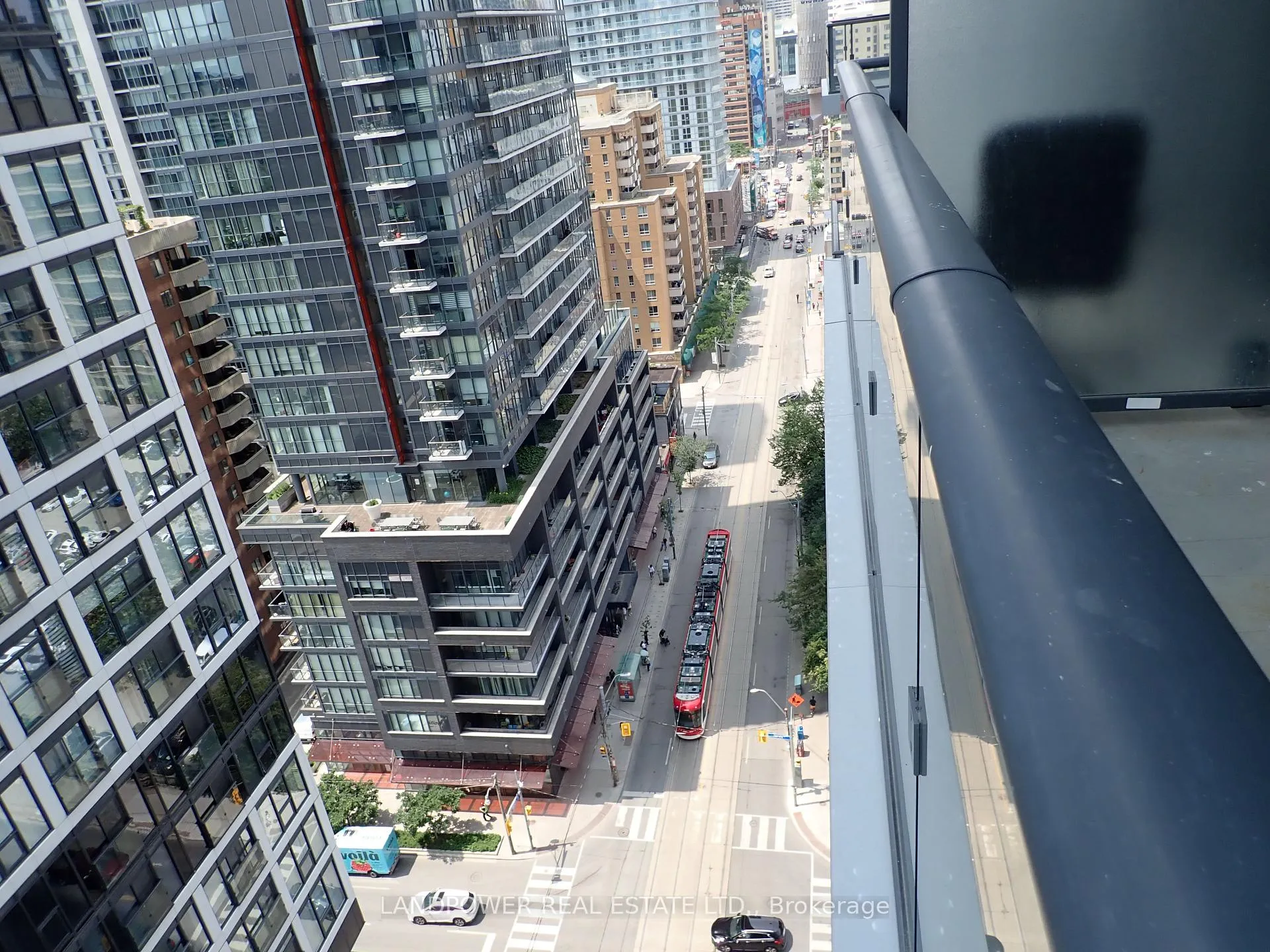 Photo 5 of Unit 1817, 251 Jarvis Street, Toronto, Moss Park — HOMEH