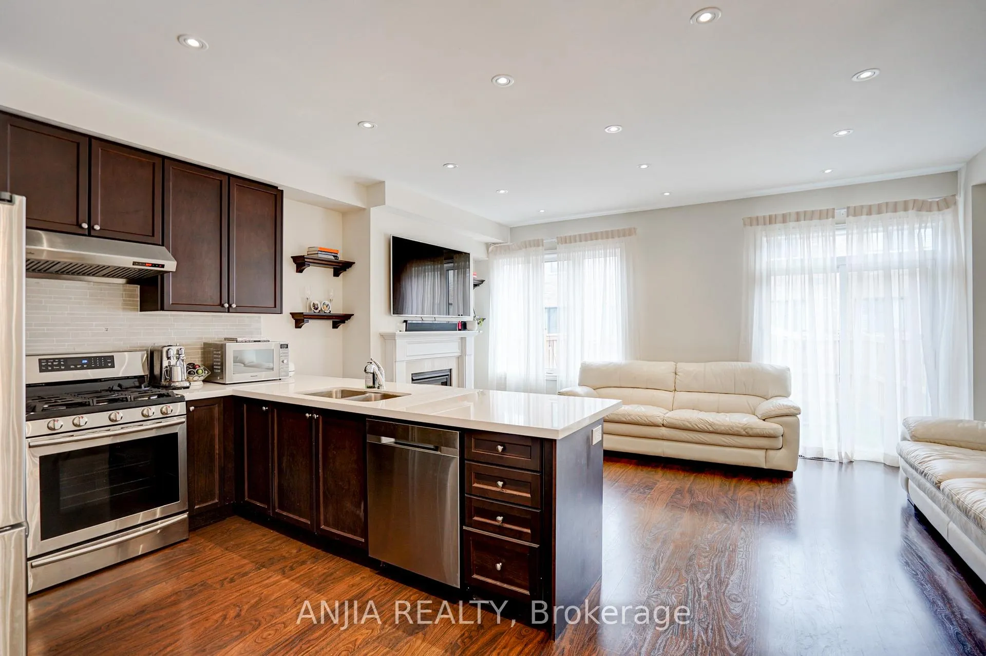 Photo 5 of 25 Collier Crescent, Markham, Wismer — HOMEH