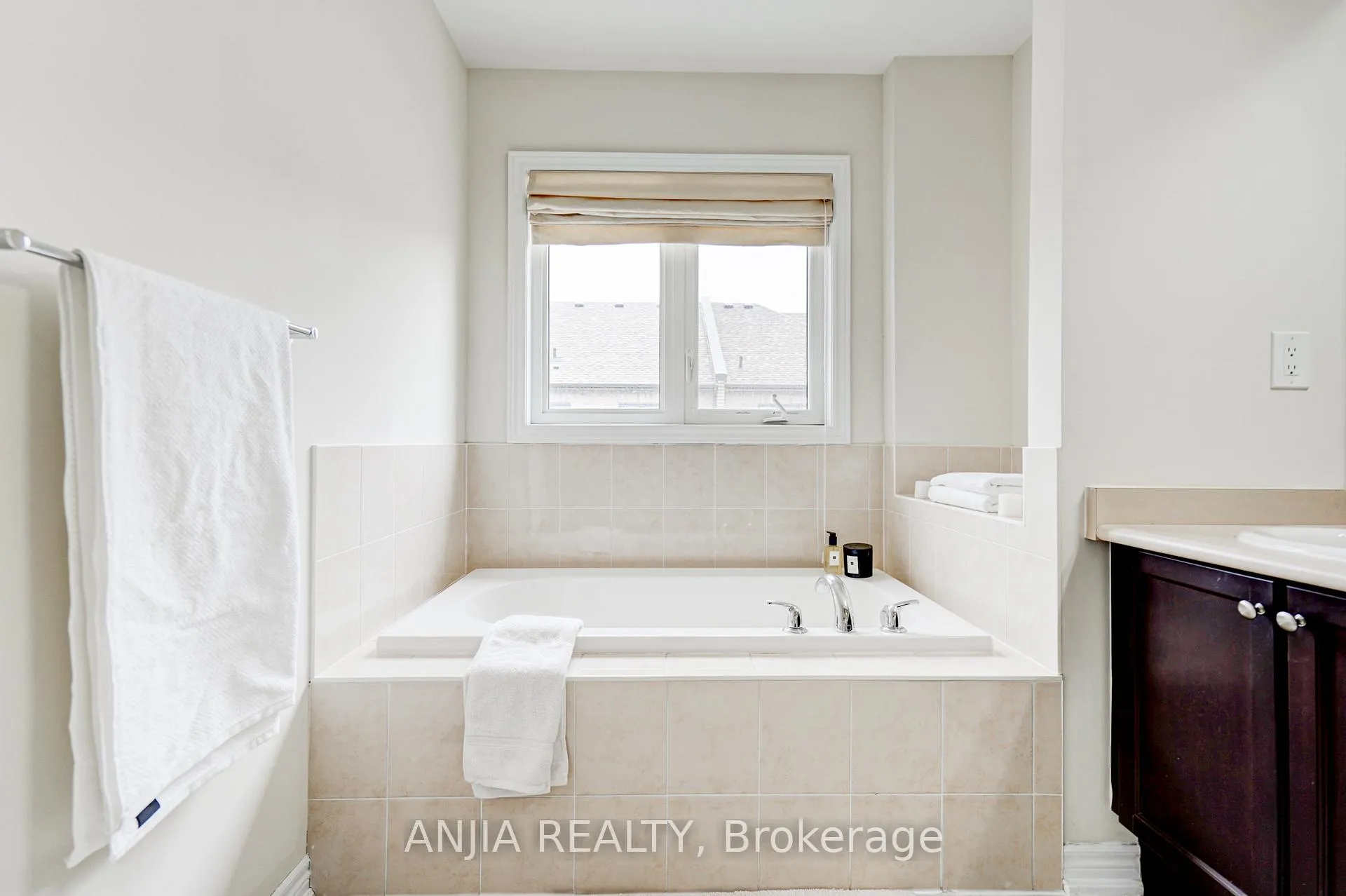 Photo 26 of 25 Collier Crescent, Markham, Wismer — HOMEH
