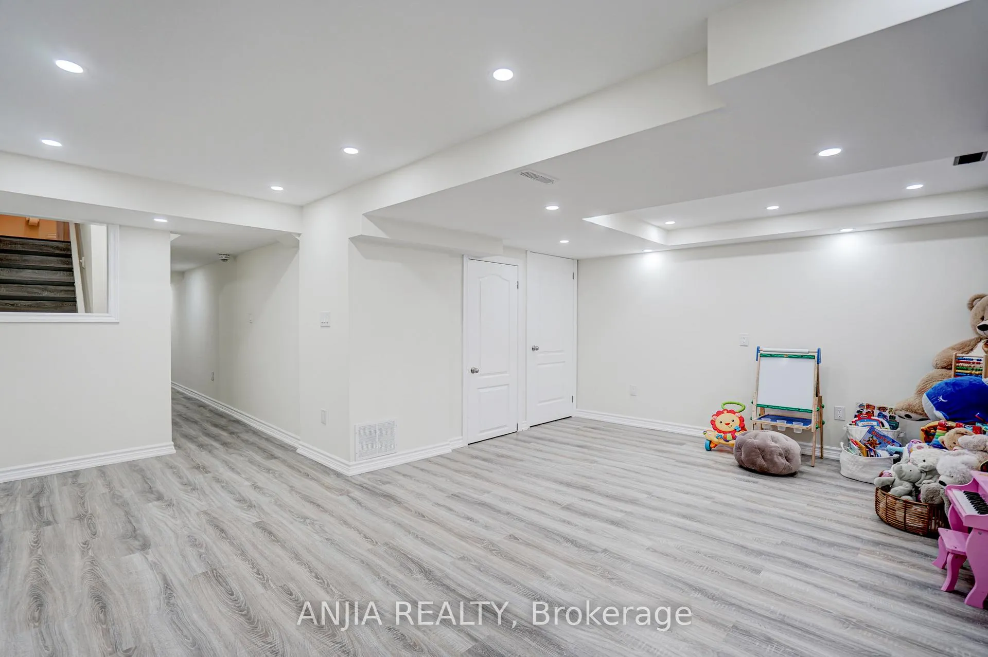 Photo 34 of 25 Collier Crescent, Markham, Wismer — HOMEH