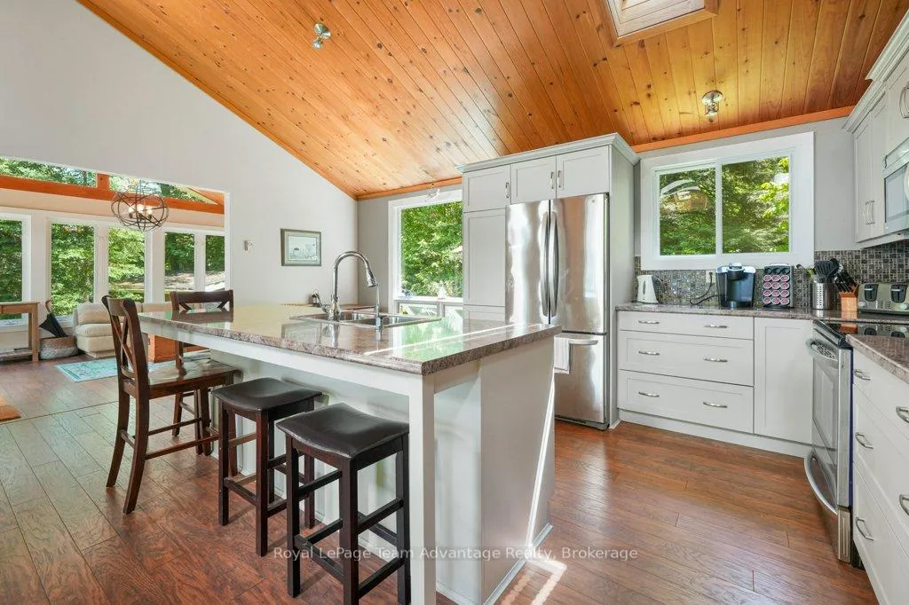 Photo 14 of 25 Island 20C, Carling — HOMEH