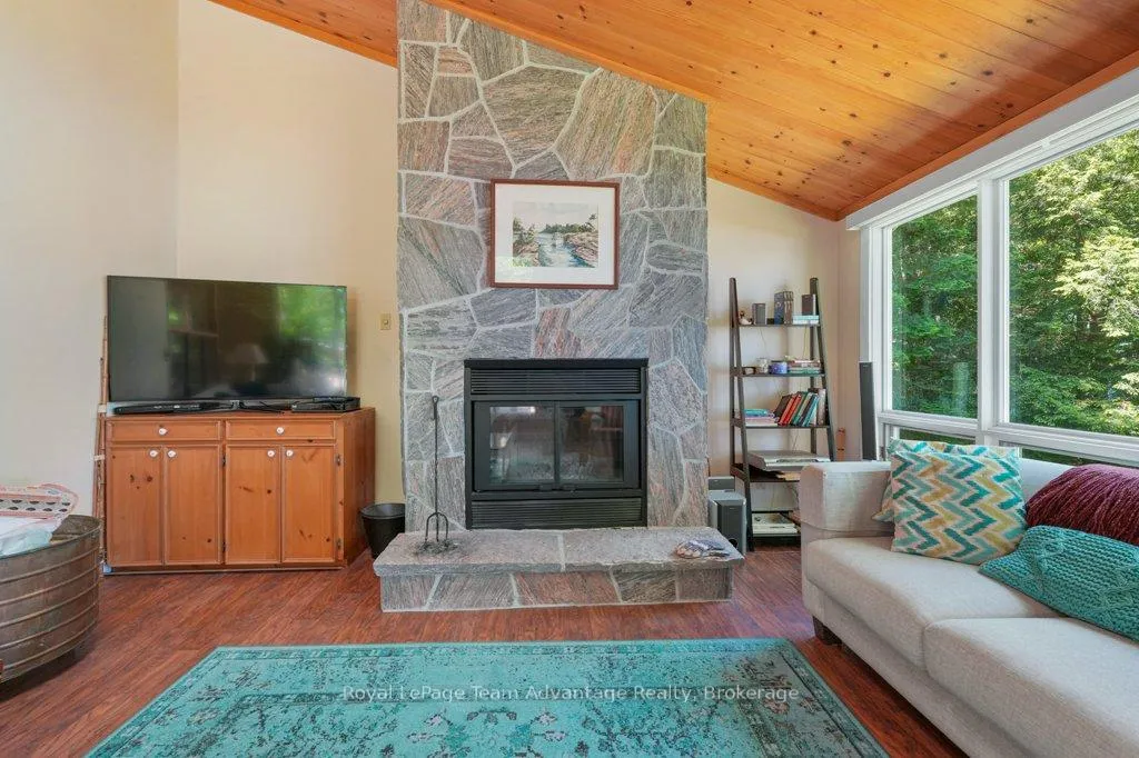 Photo 20 of 25 Island 20C, Carling — HOMEH