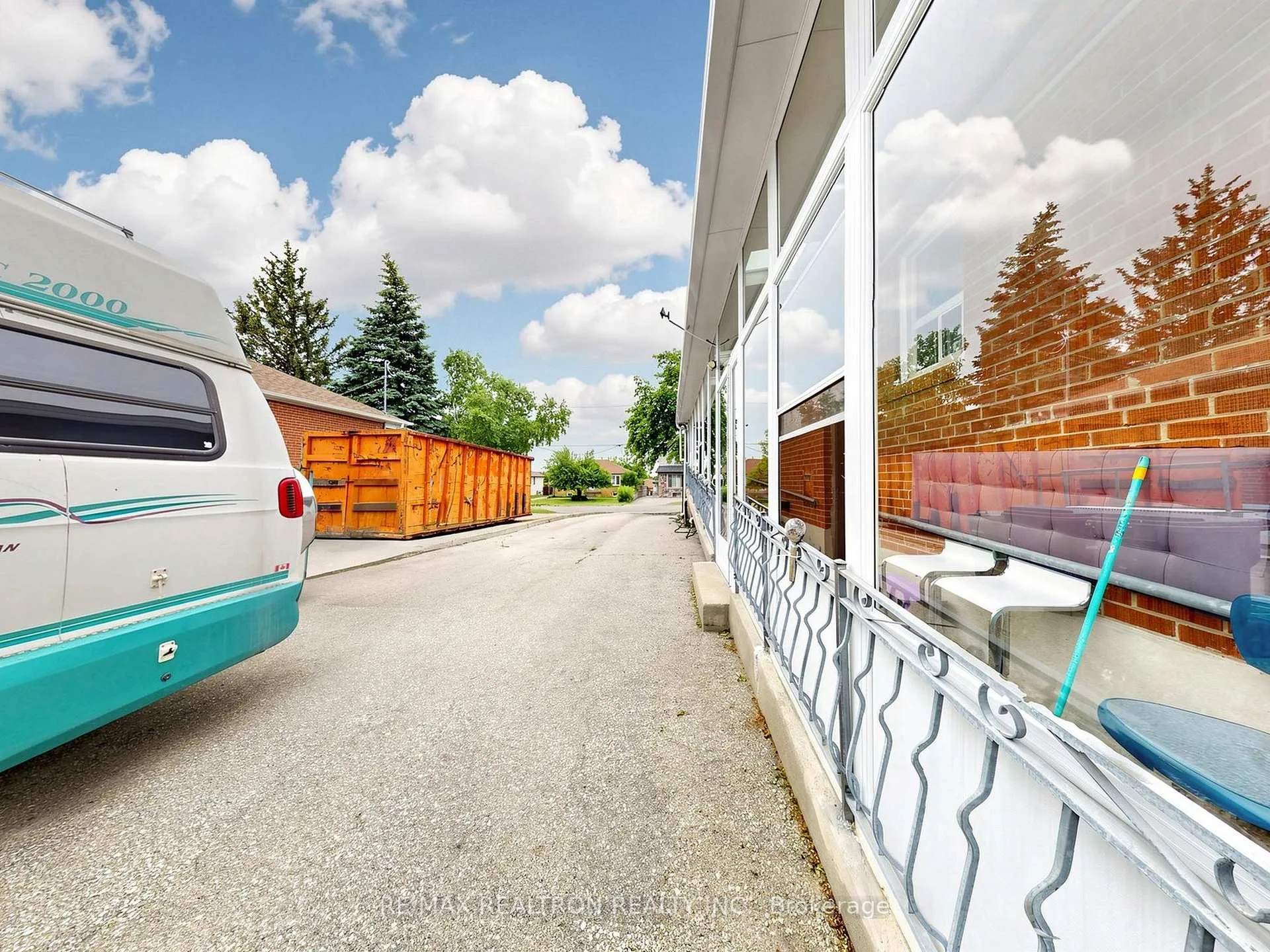 Photo 26 of 9 Clevedo Street E, North York, Downsview-Roding-CFB — HOMEH