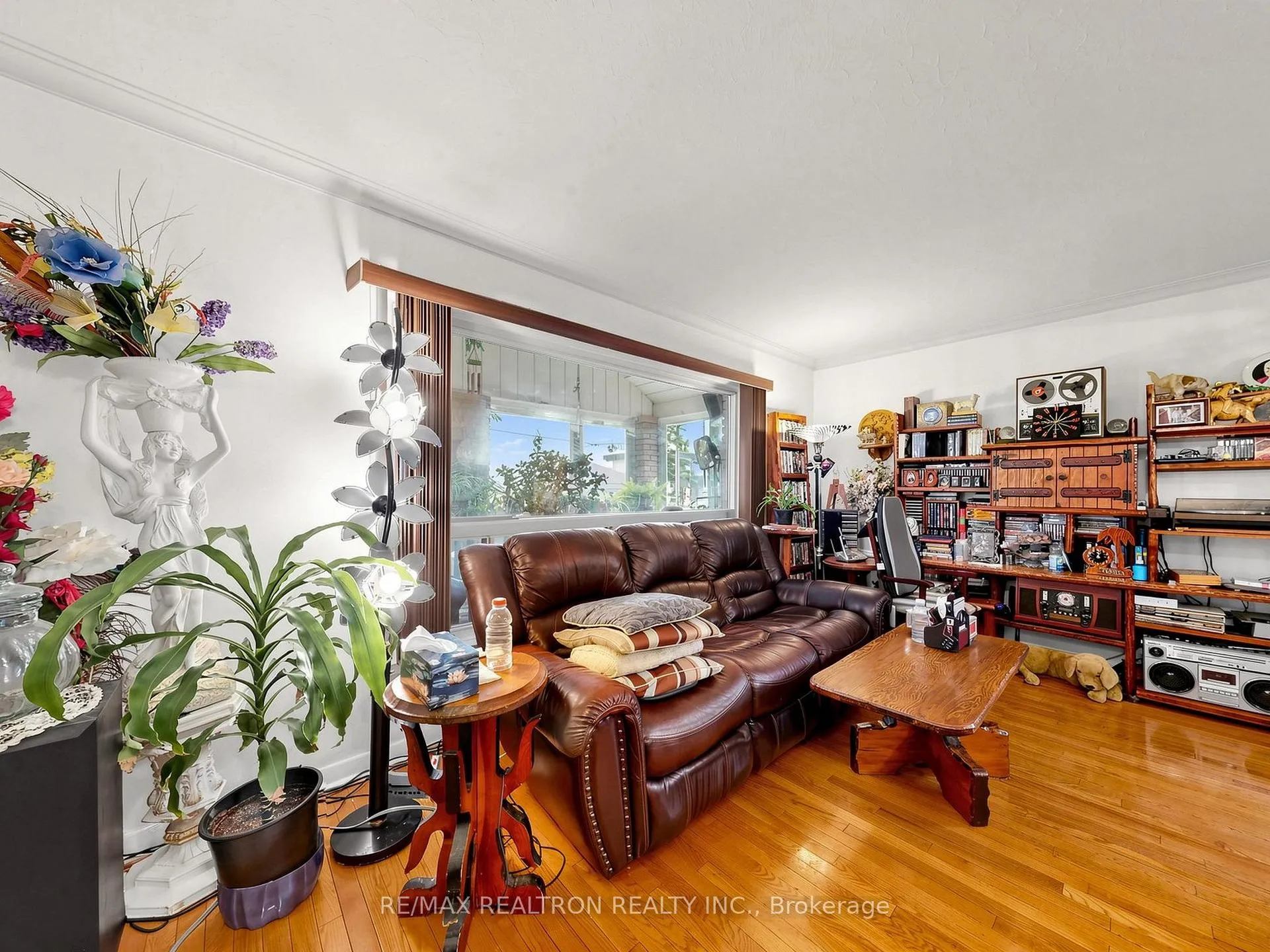 Photo 29 of 9 Clevedo Street E, North York, Downsview-Roding-CFB — HOMEH