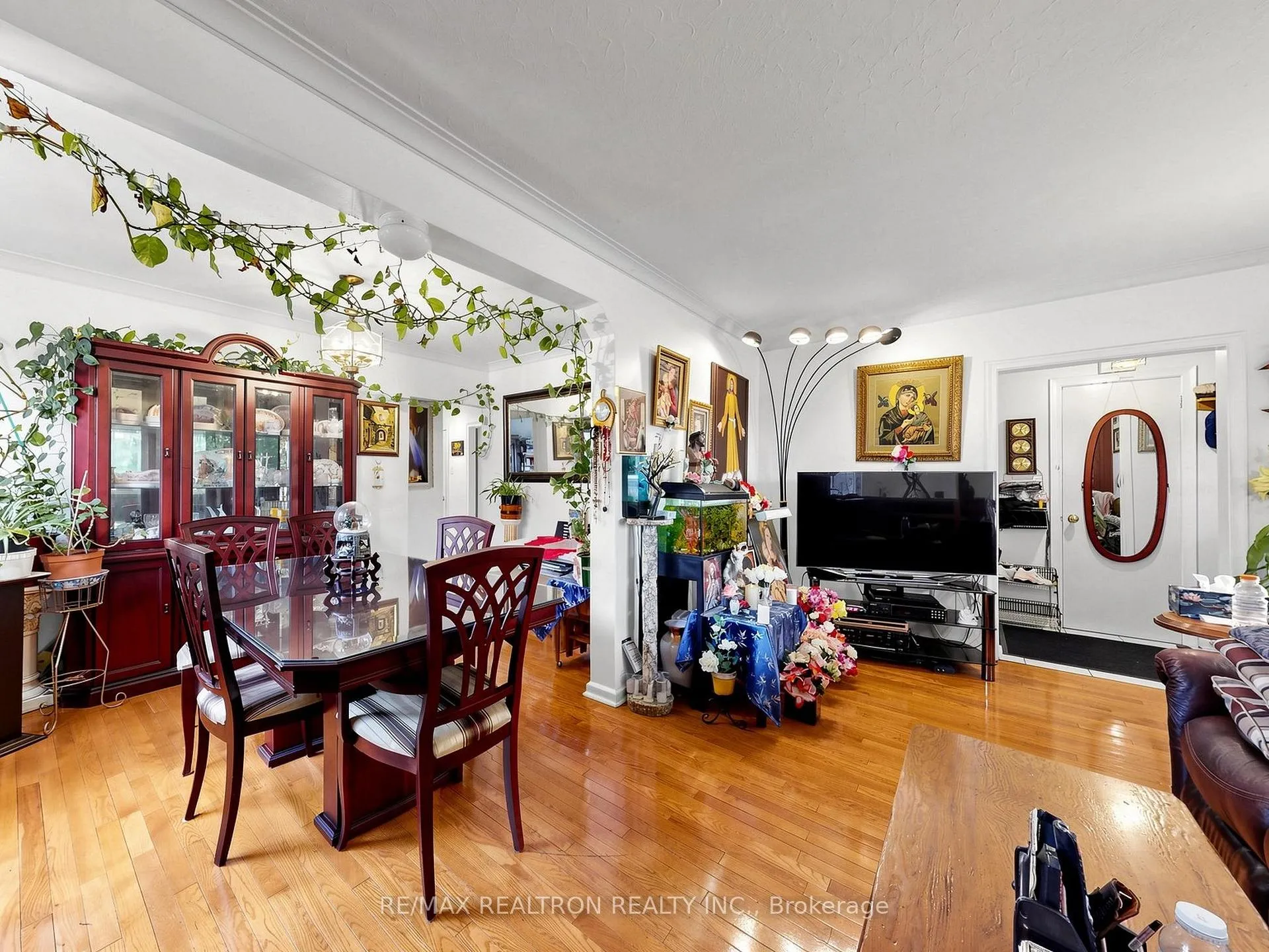 Photo 31 of 9 Clevedo Street E, North York, Downsview-Roding-CFB — HOMEH