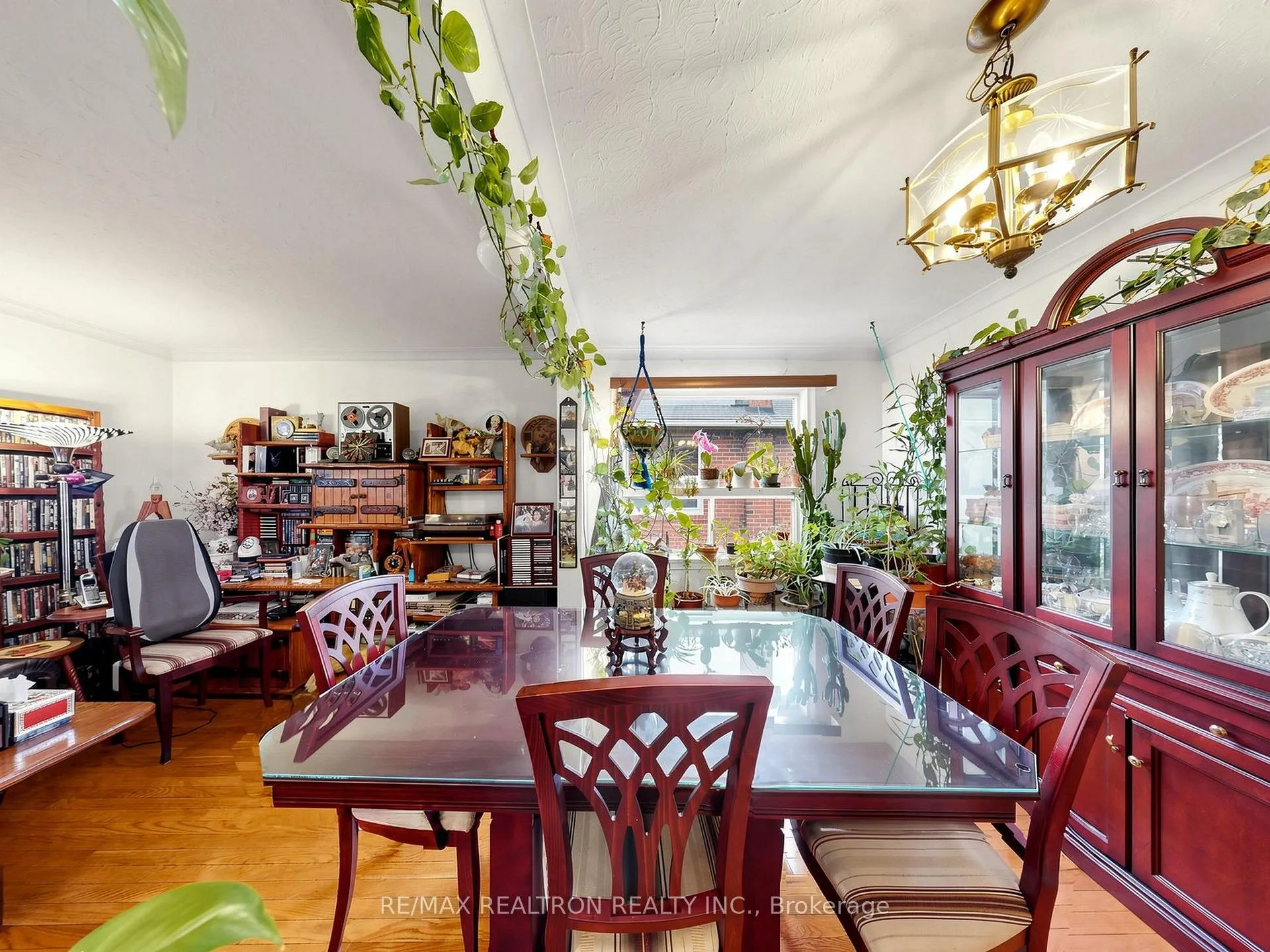 Photo 32 of 9 Clevedo Street E, North York, Downsview-Roding-CFB — HOMEH