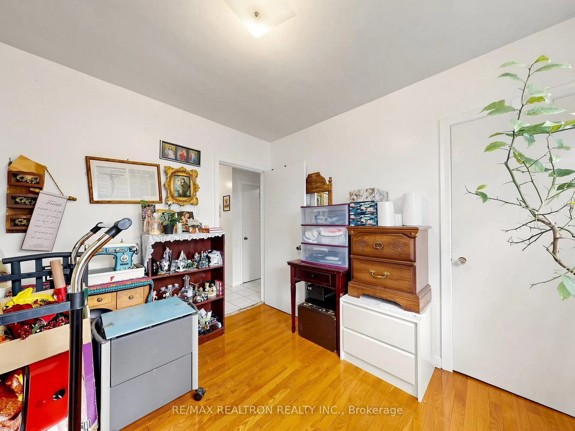 Photo 41 of 9 Clevedo Street E, North York, Downsview-Roding-CFB — HOMEH