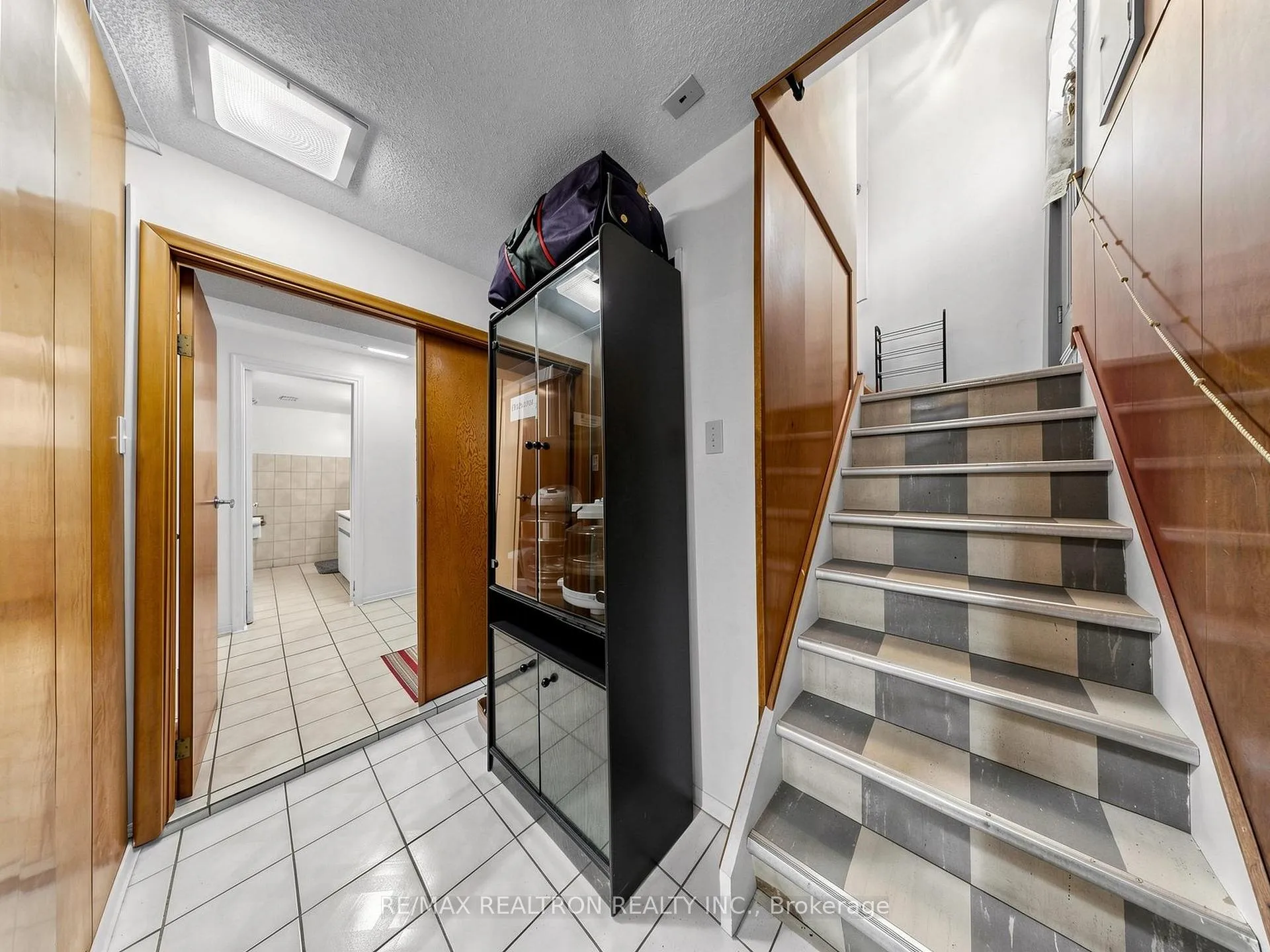 Photo 13 of 9 Clevedo Street E, North York, Downsview-Roding-CFB — HOMEH