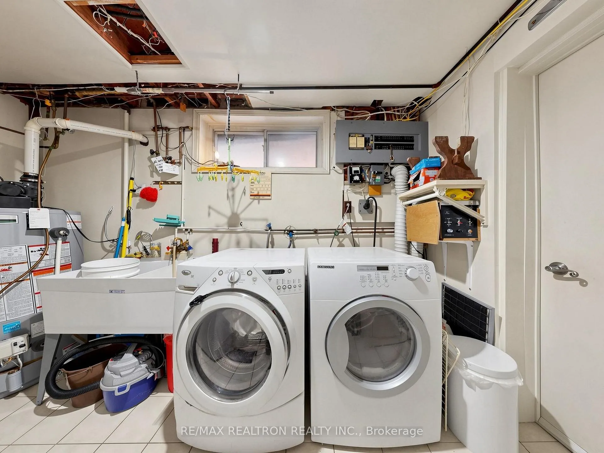 Photo 19 of 9 Clevedo Street E, North York, Downsview-Roding-CFB — HOMEH