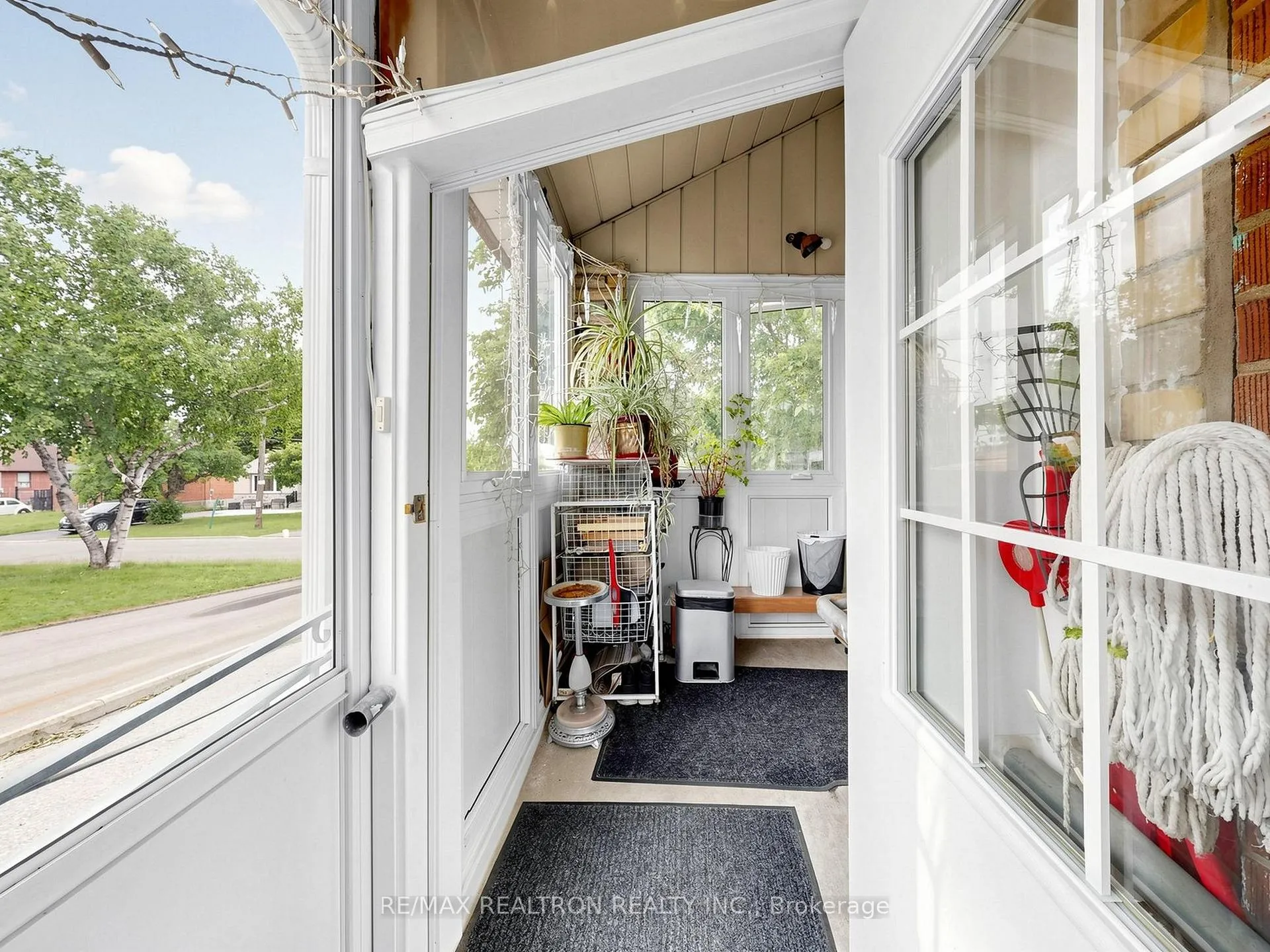 Photo 20 of 9 Clevedo Street E, North York, Downsview-Roding-CFB — HOMEH