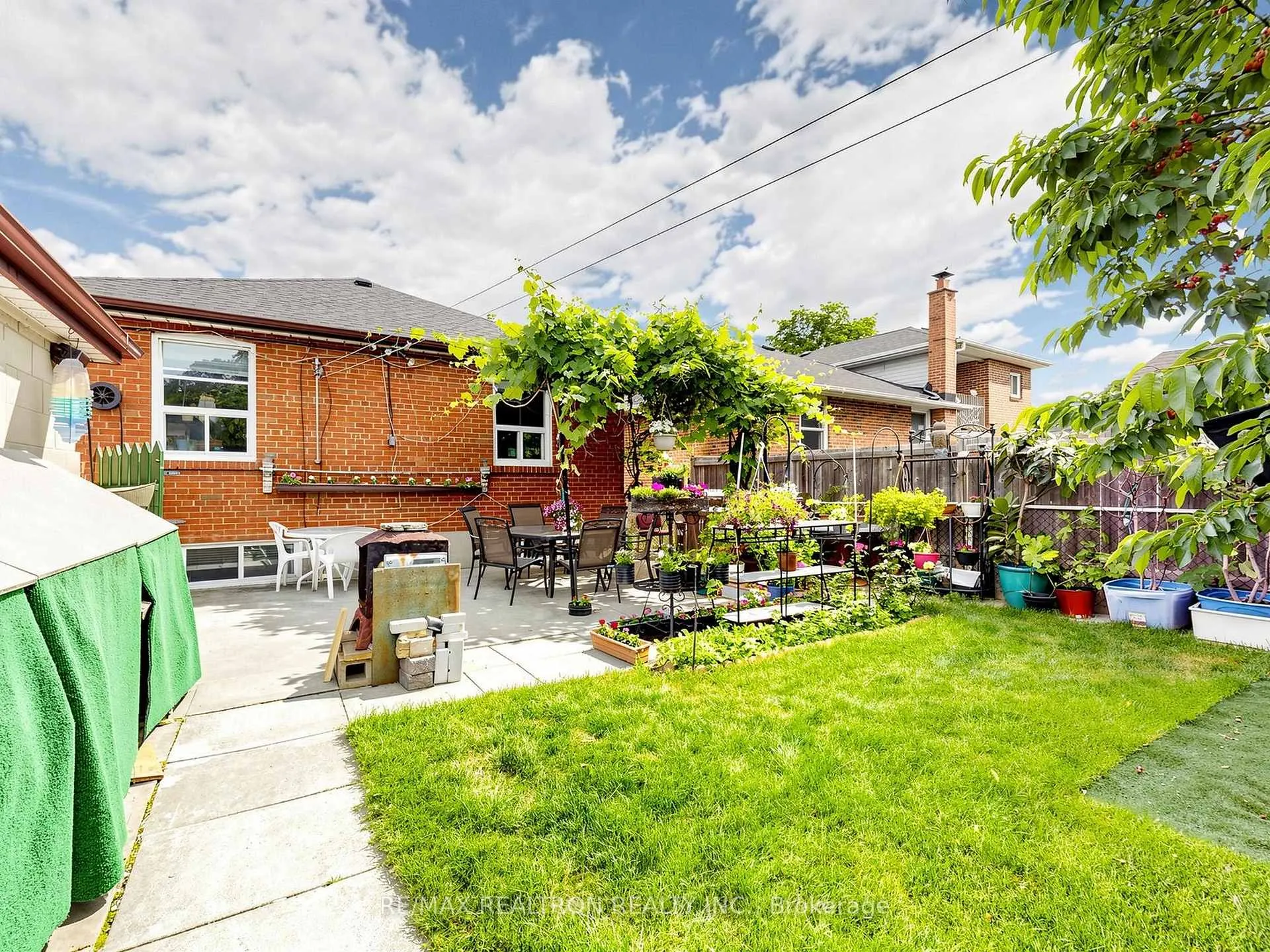 Photo 22 of 9 Clevedo Street E, North York, Downsview-Roding-CFB — HOMEH