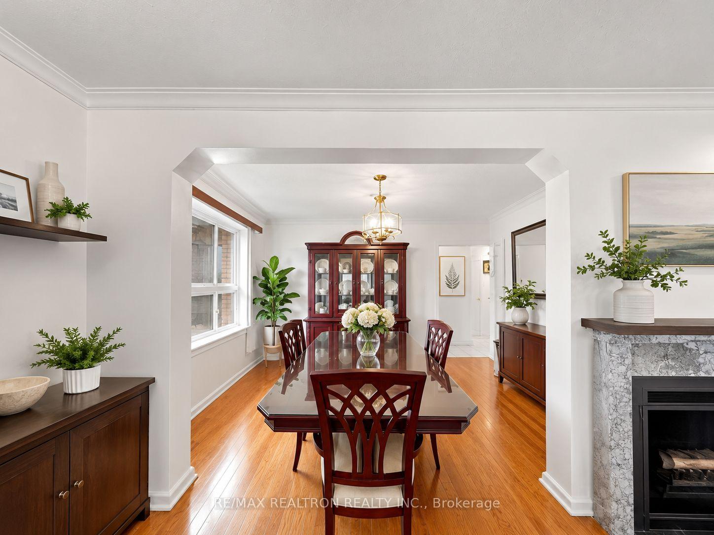 Photo 5 of 9 Clevedo Street E, North York, Downsview-Roding-CFB — HOMEH