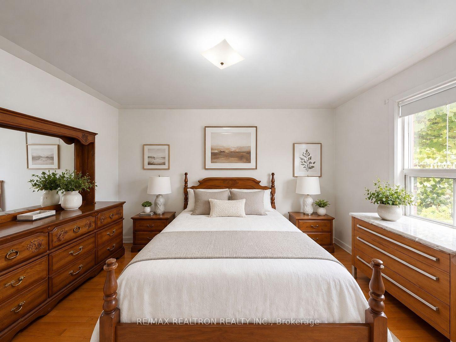 Photo 9 of 9 Clevedo Street E, North York, Downsview-Roding-CFB — HOMEH