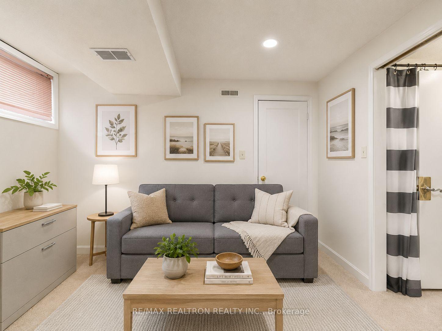 Photo 17 of 9 Clevedo Street E, North York, Downsview-Roding-CFB — HOMEH