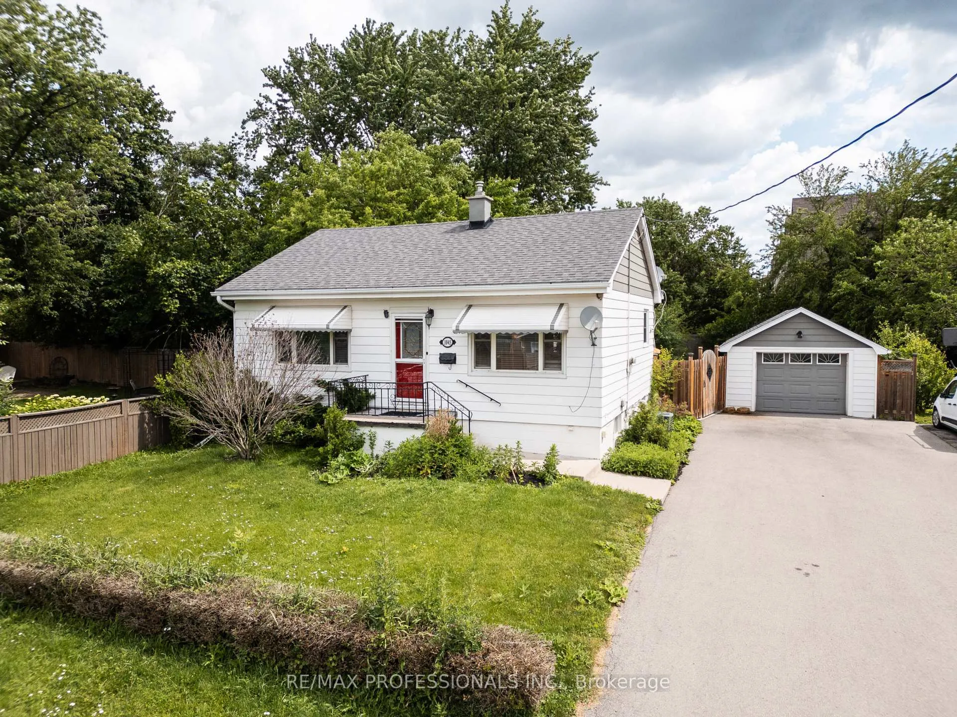 Photo 2 of 1045 Helena Street, Burlington, Freeman — HOMEH