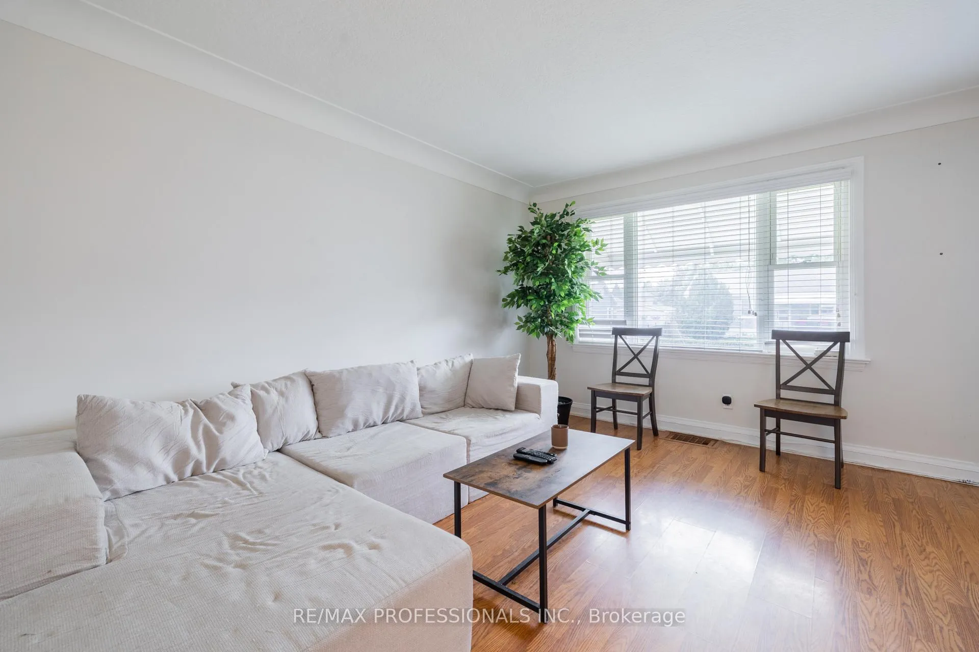 Photo 10 of 1045 Helena Street, Burlington, Freeman — HOMEH