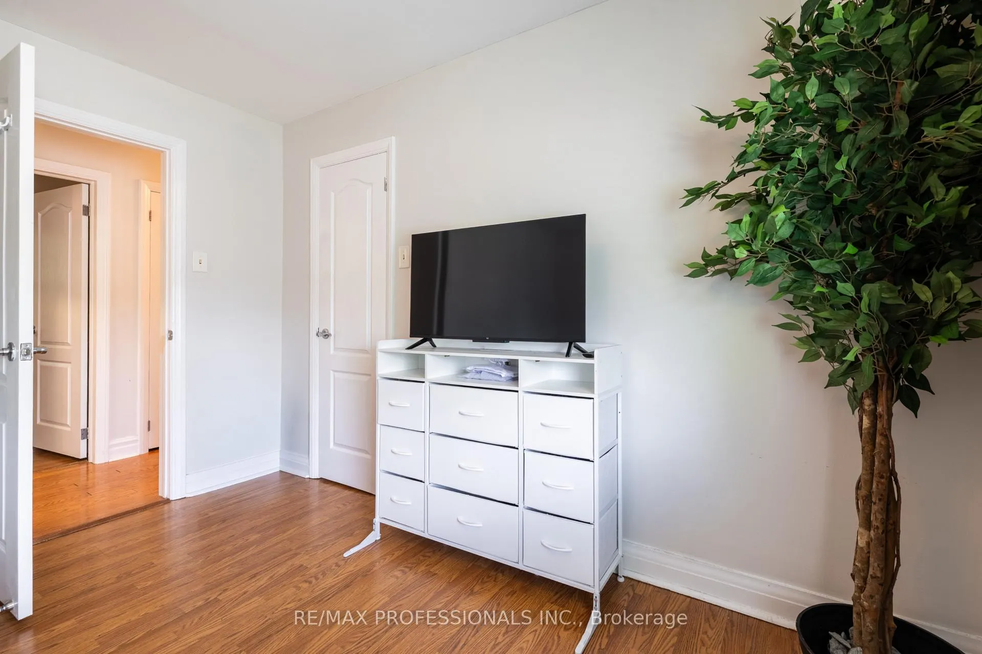 Photo 18 of 1045 Helena Street, Burlington, Freeman — HOMEH